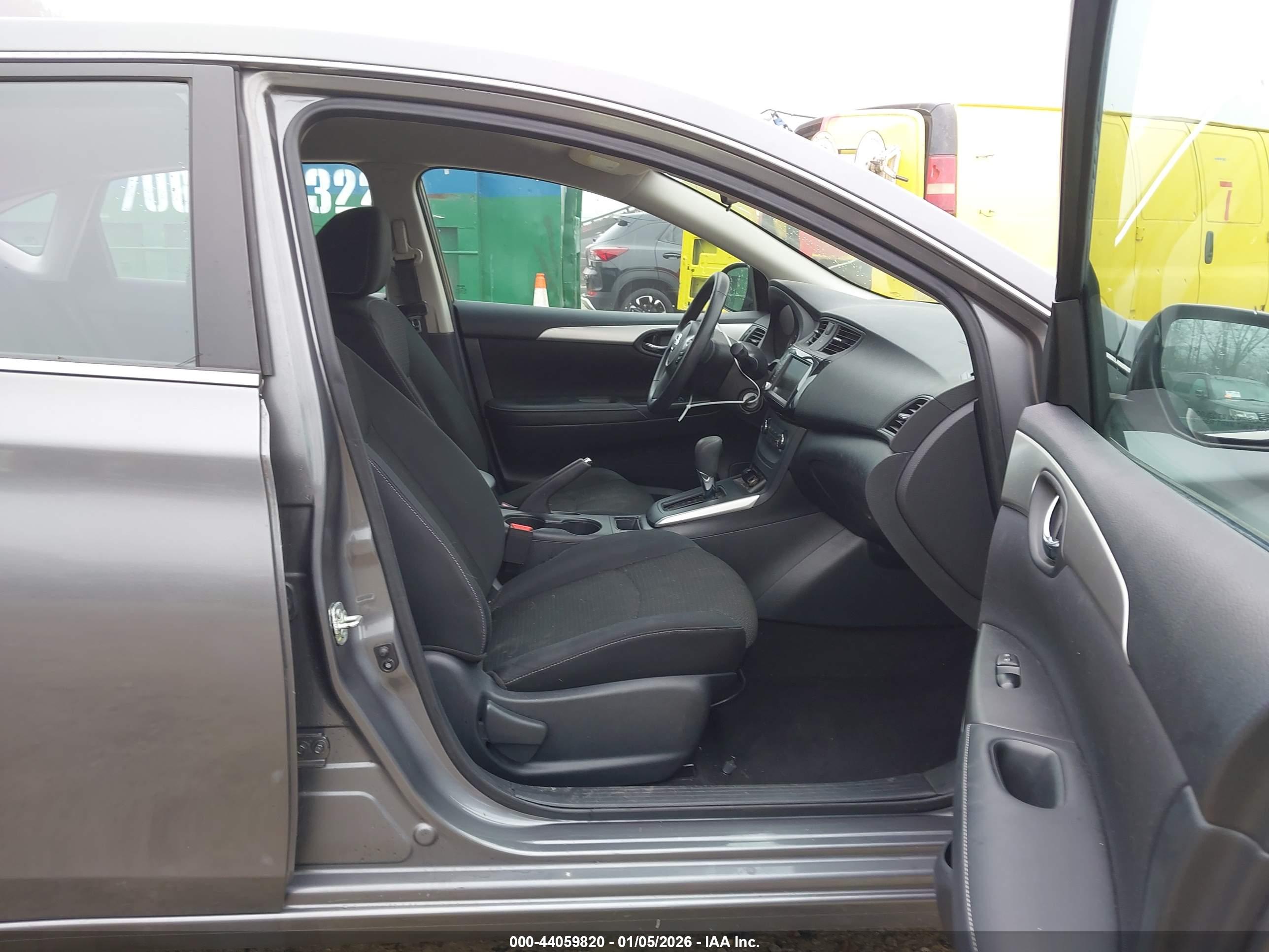 NISSAN SENTRA image 5