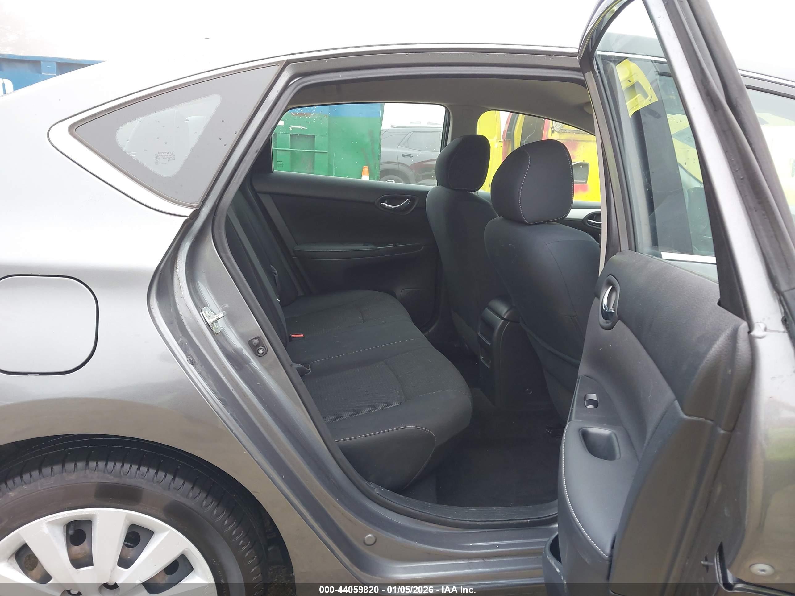 NISSAN SENTRA image 8