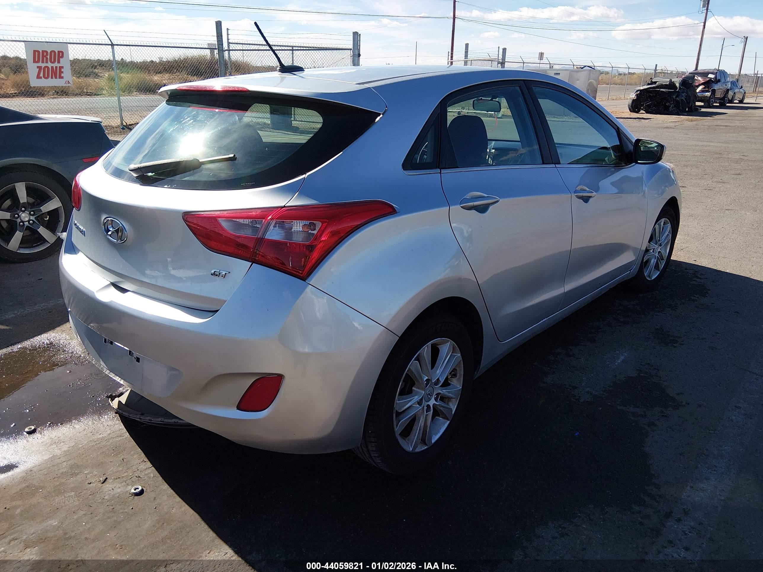 HYUNDAI ELANTRA image 4