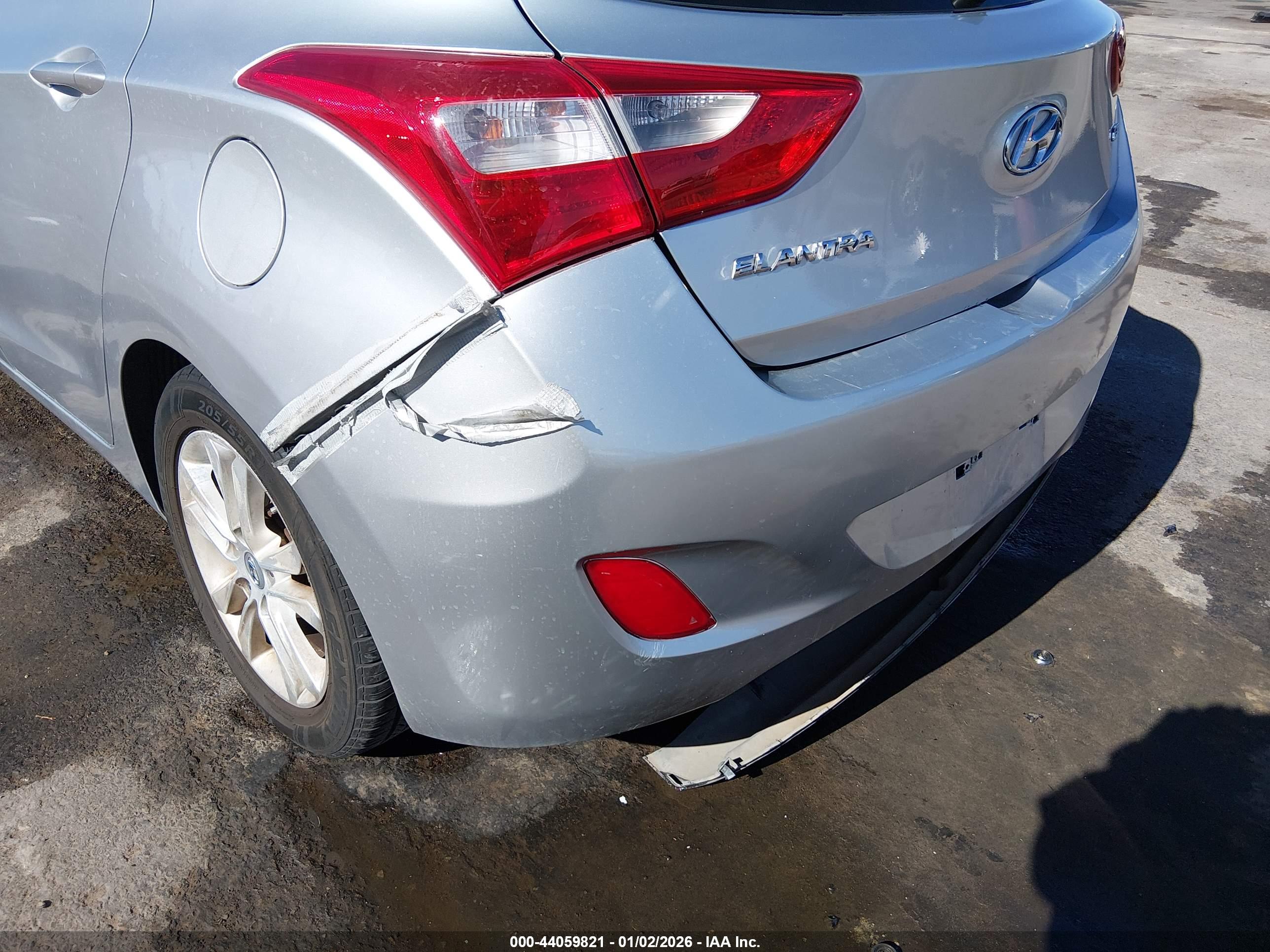 HYUNDAI ELANTRA image 6