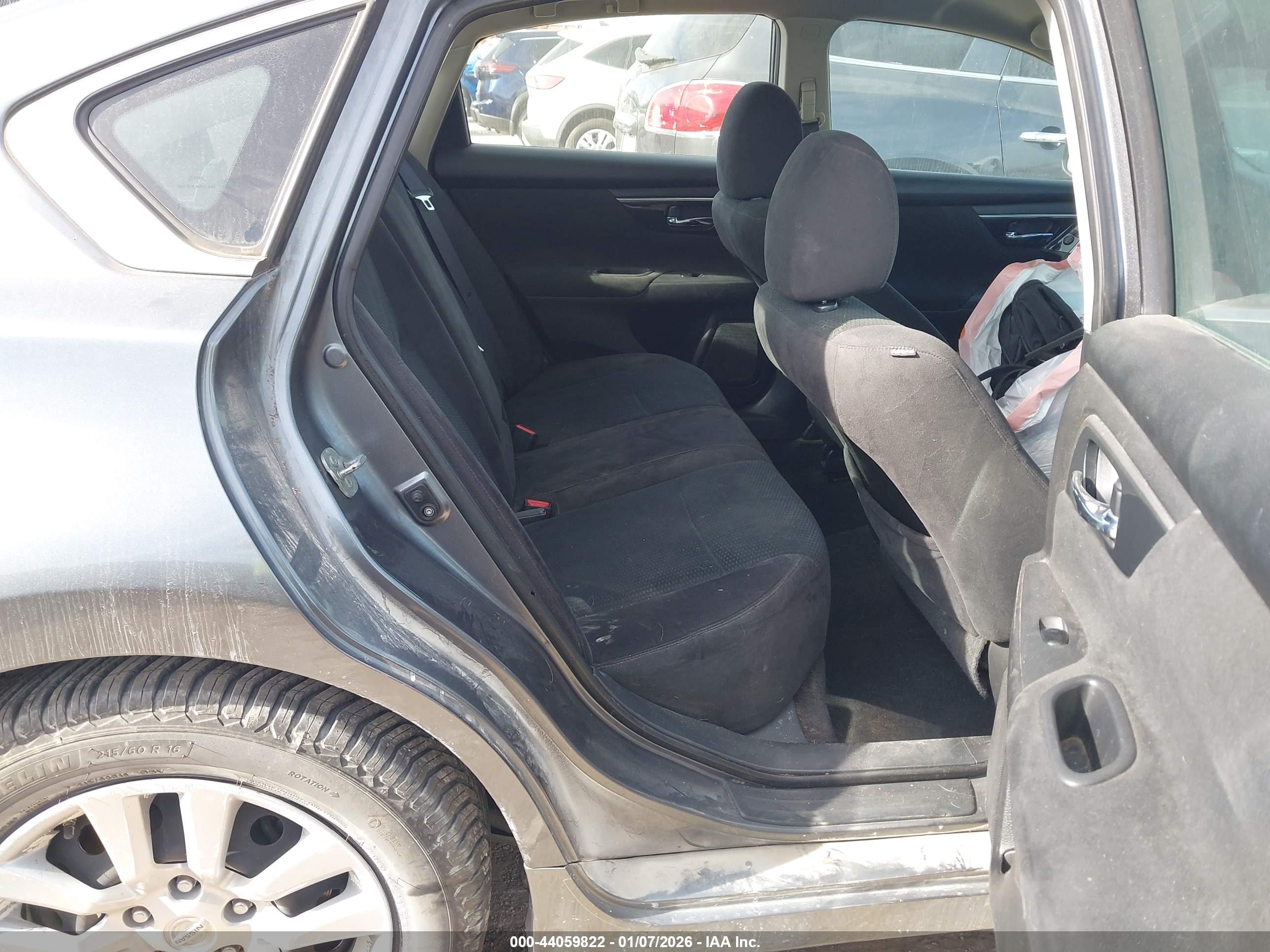 NISSAN ALTIMA image 8