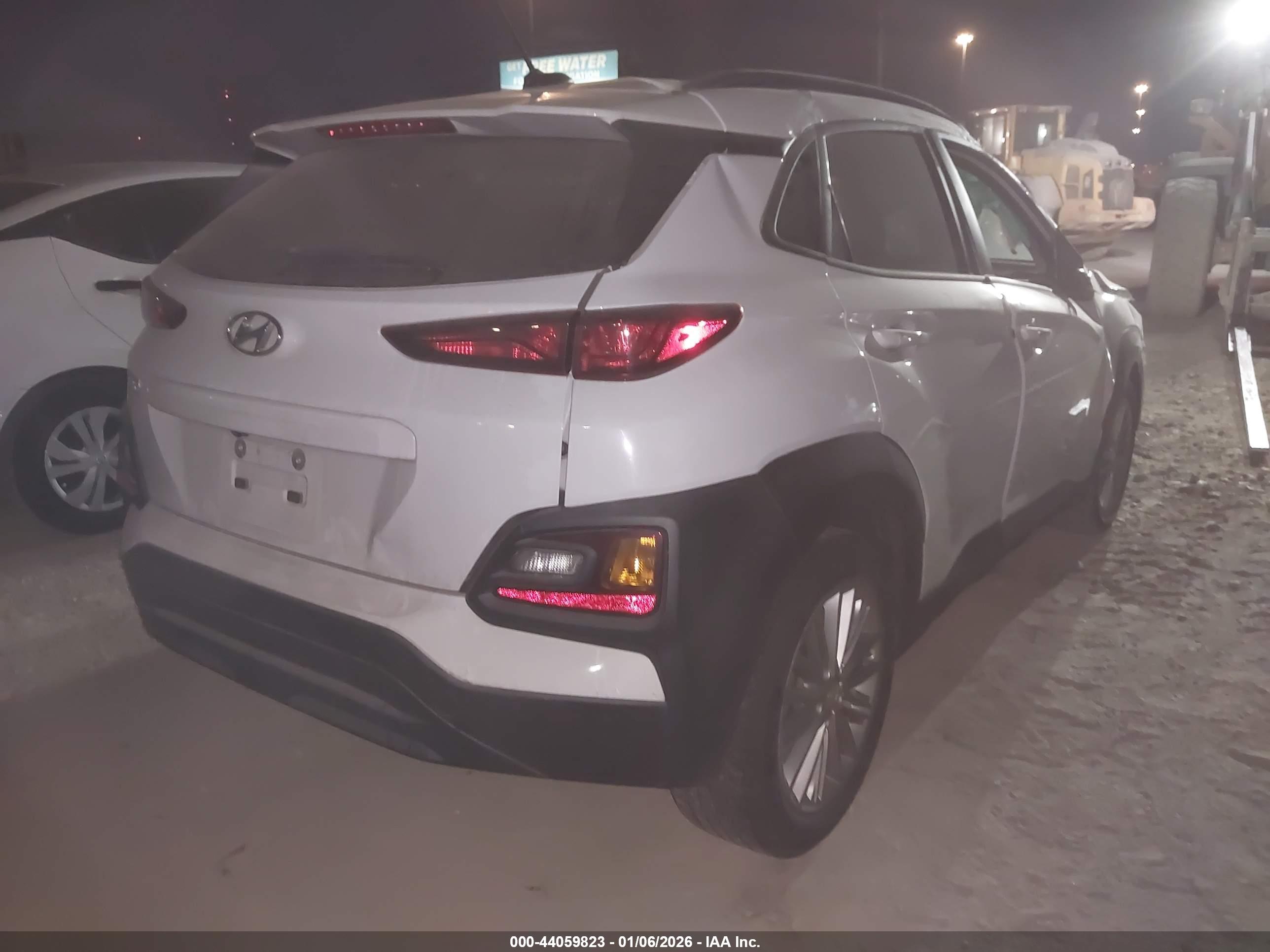 HYUNDAI KONA image 4