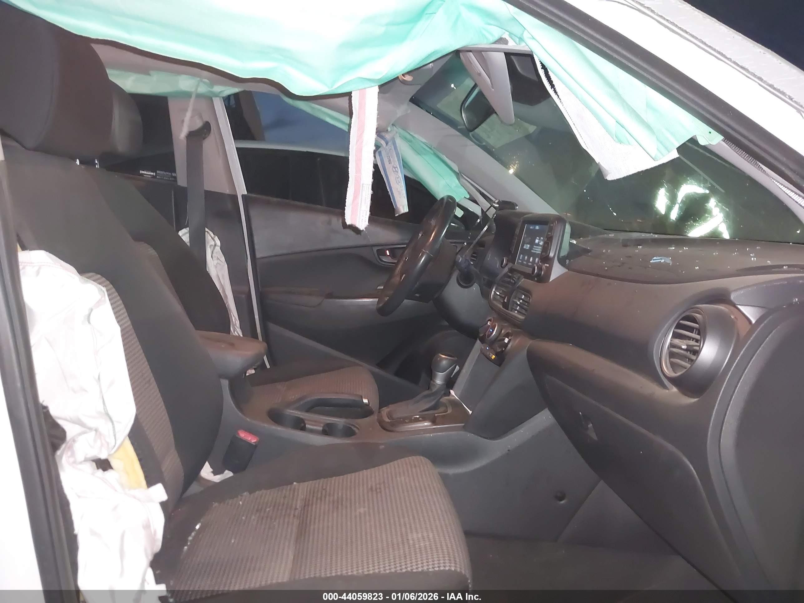 HYUNDAI KONA image 5