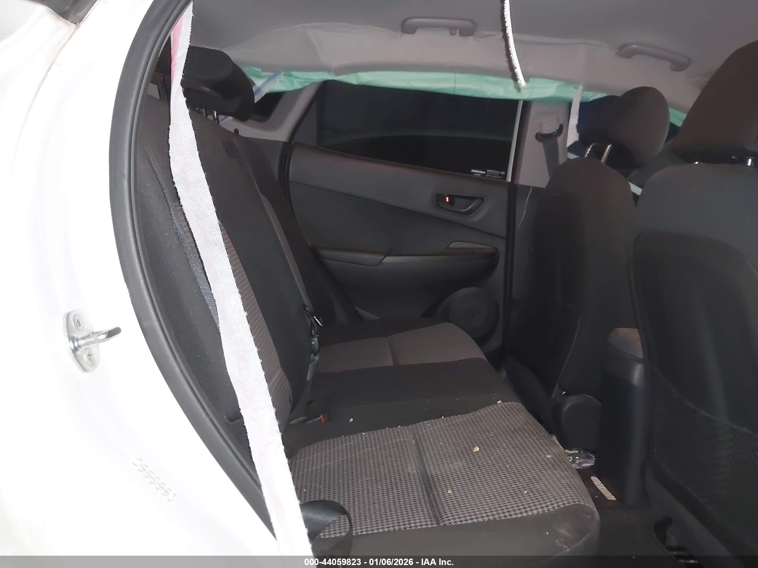 HYUNDAI KONA image 8