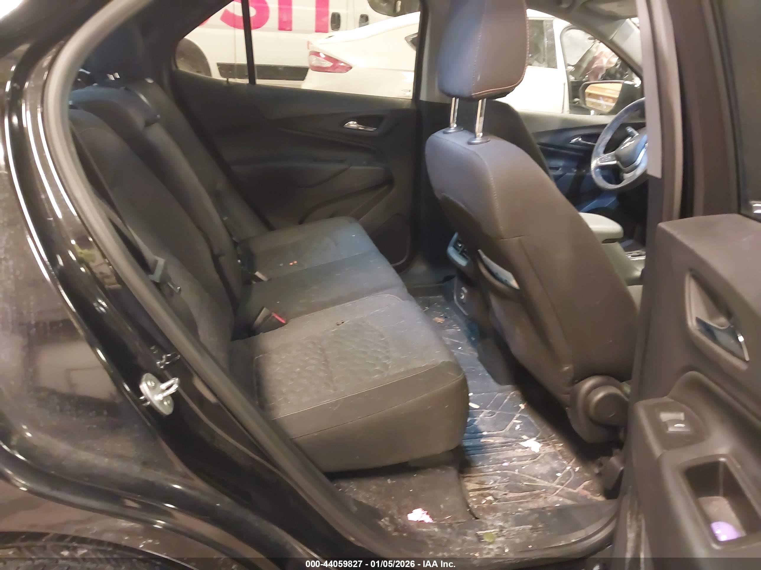 CHEVROLET EQUINOX image 8