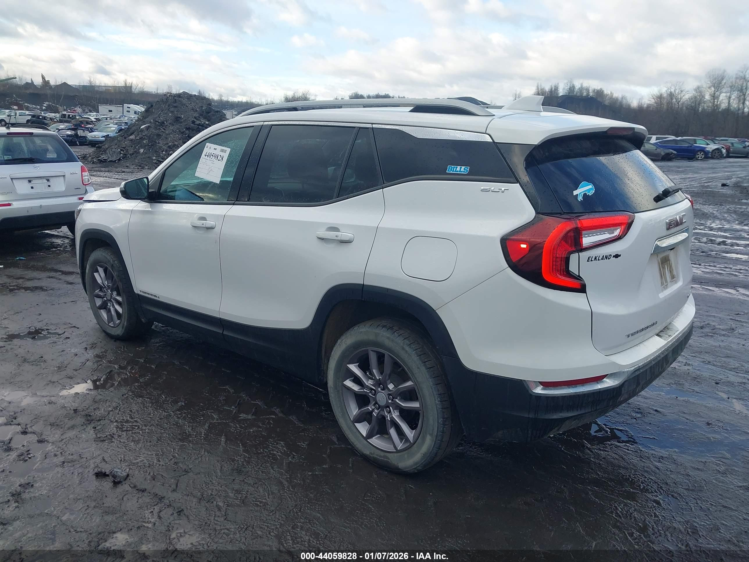 GMC TERRAIN image 3