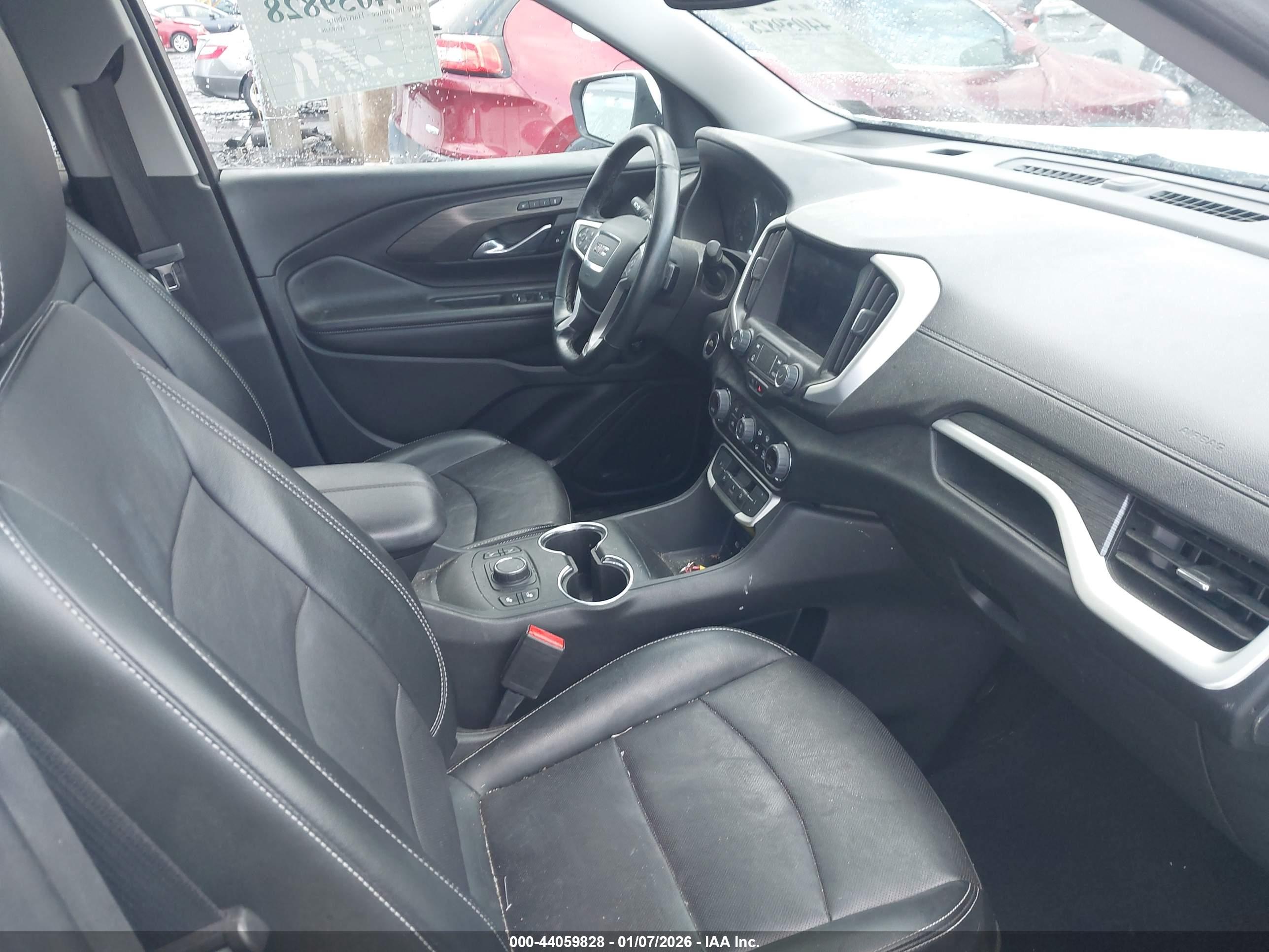 GMC TERRAIN image 5