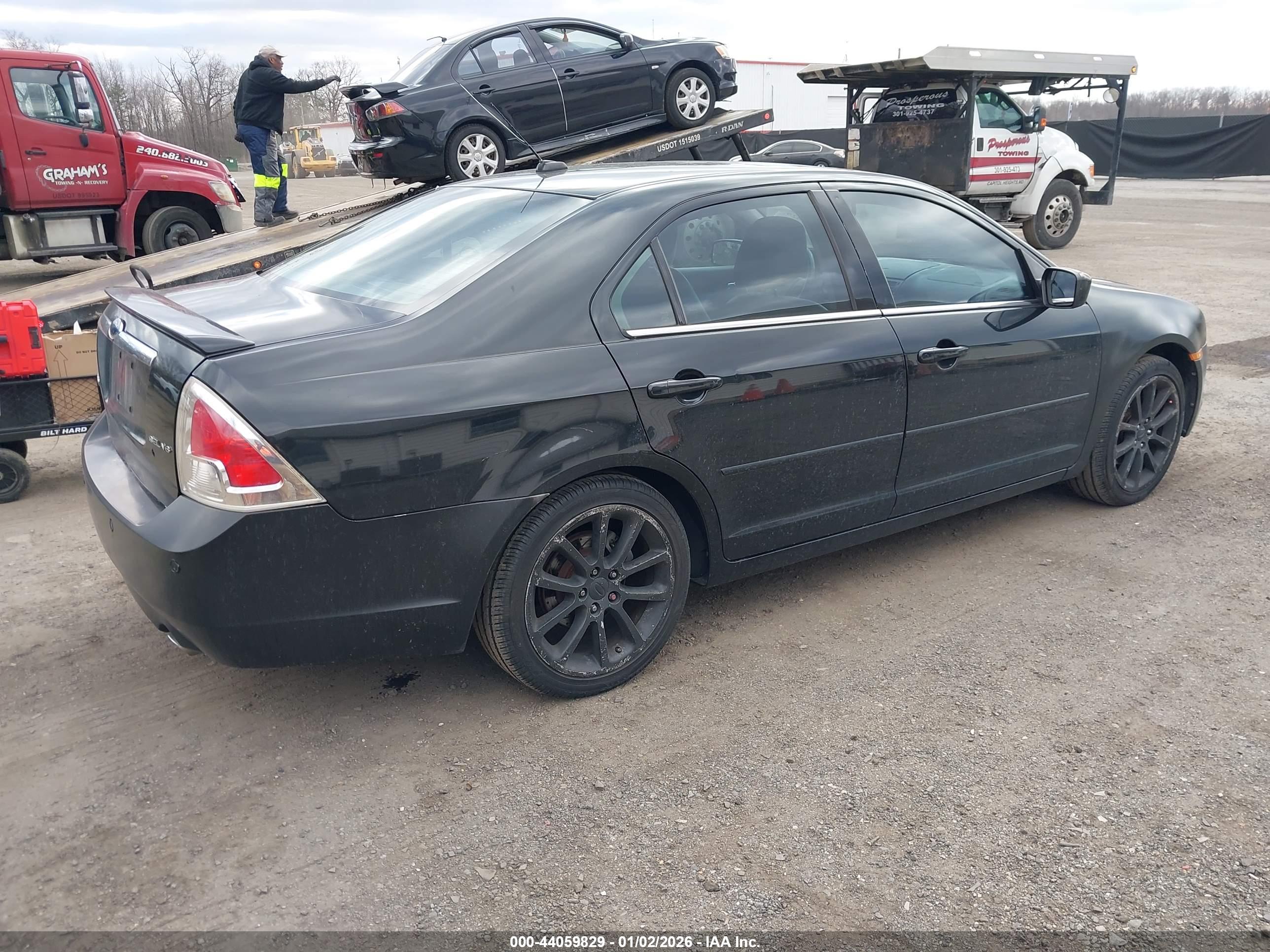 FORD FUSION image 4