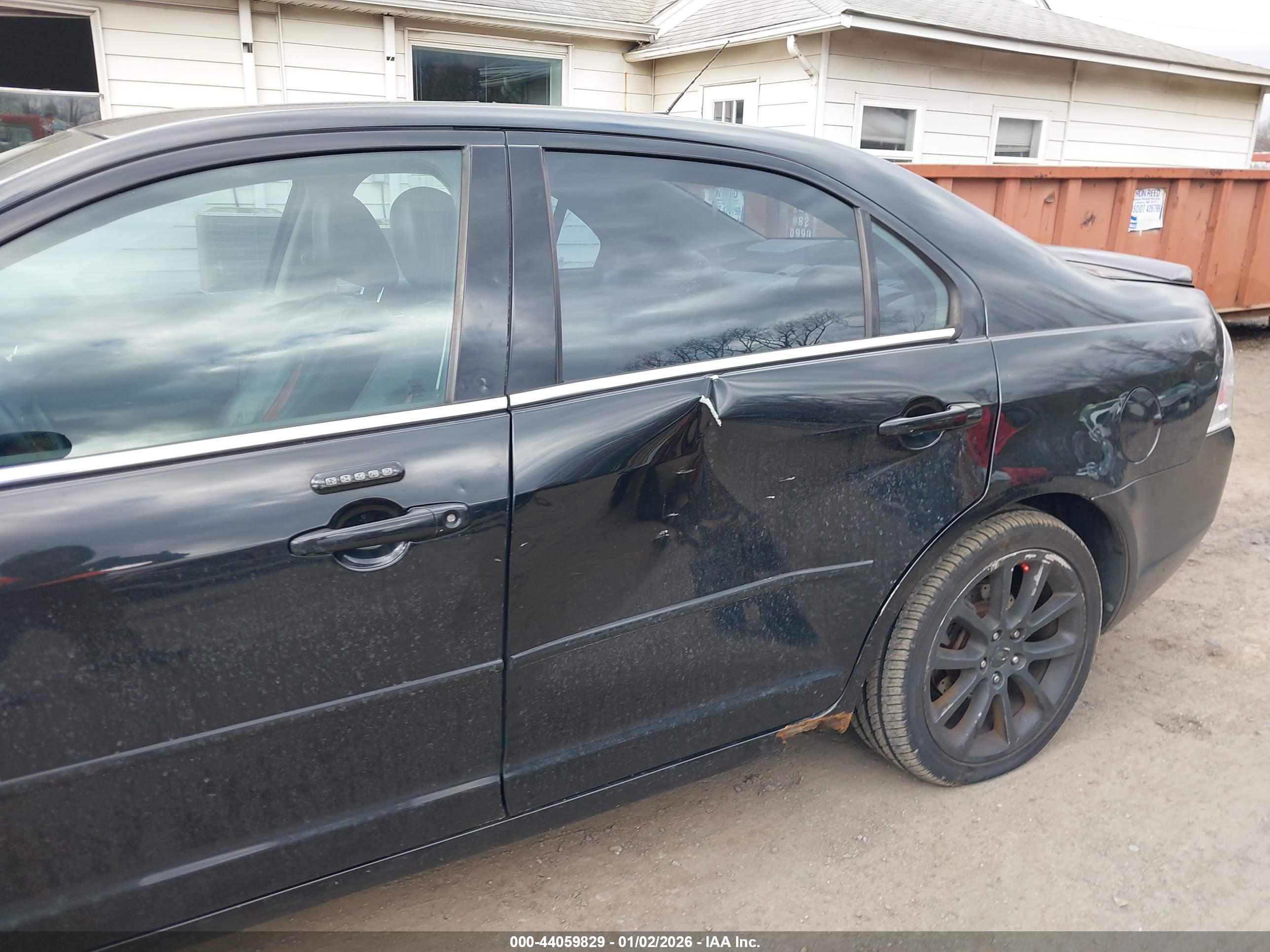 FORD FUSION image 6