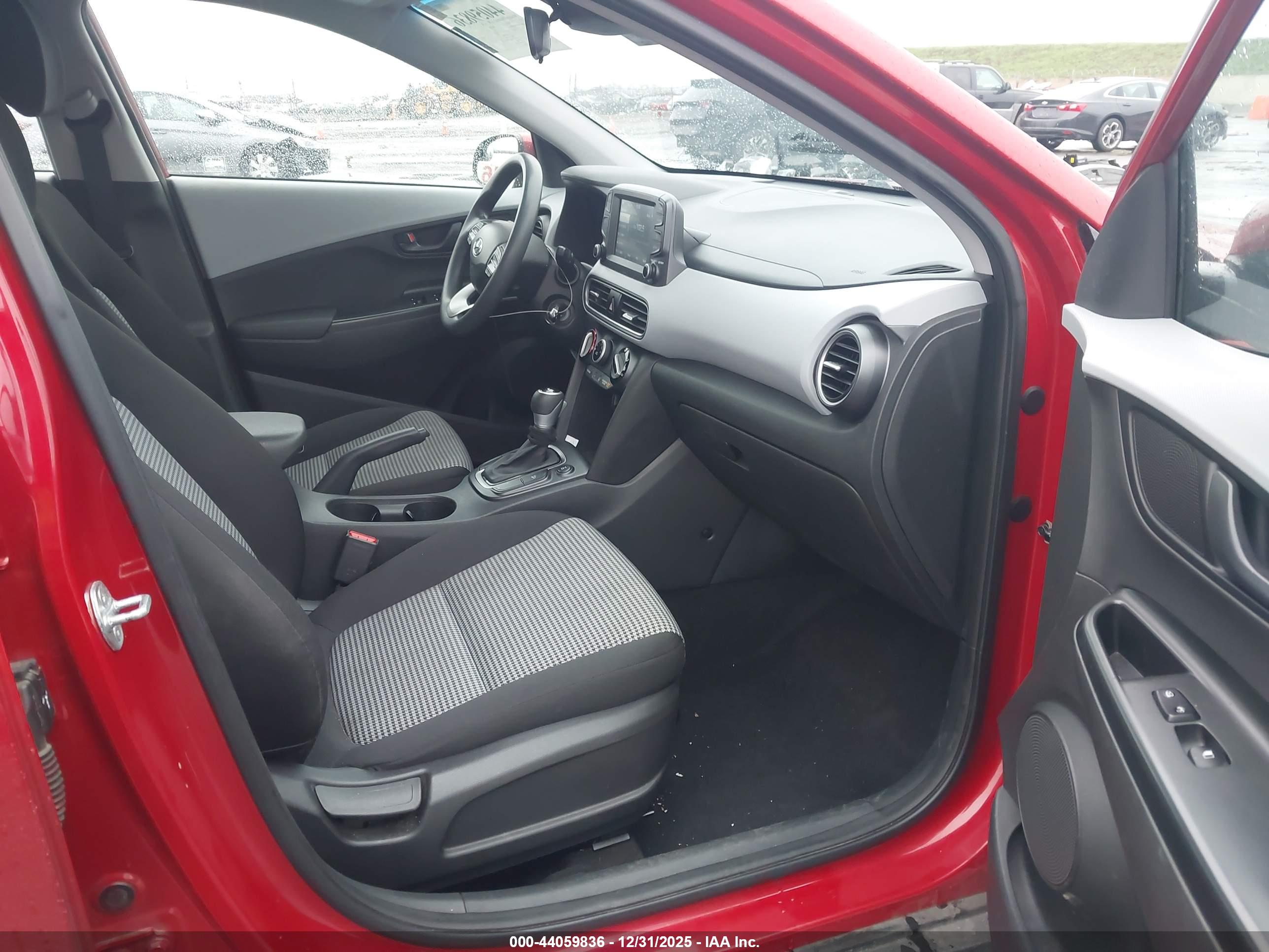 HYUNDAI KONA image 5