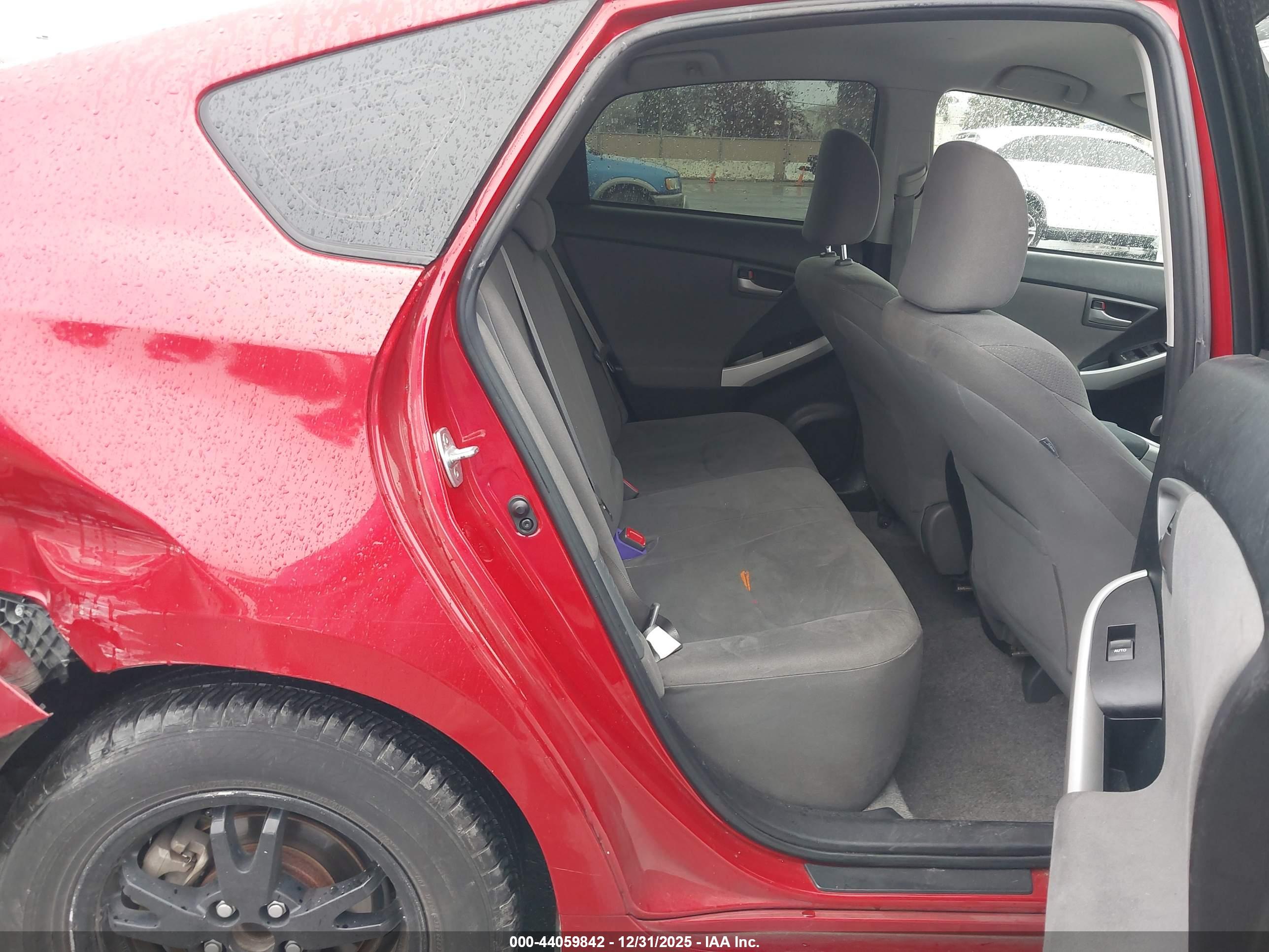 TOYOTA PRIUS image 8
