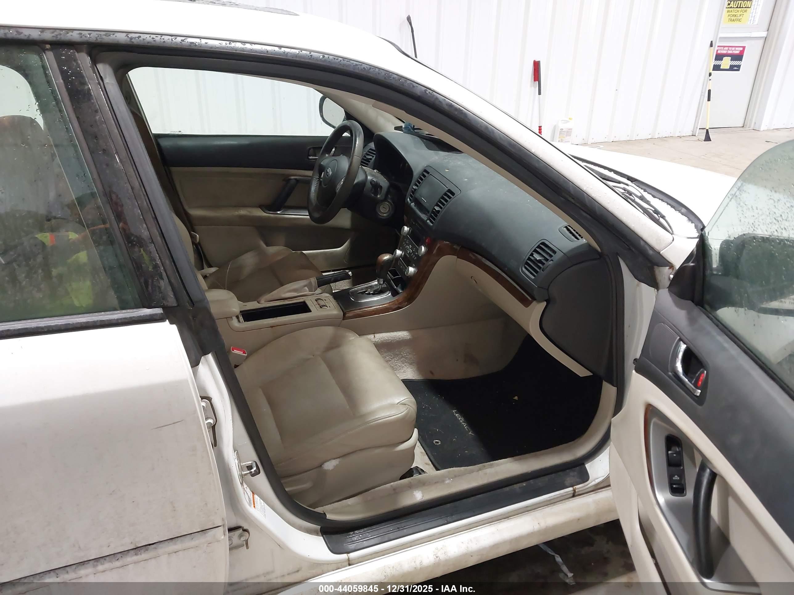 SUBARU LEGACY image 5