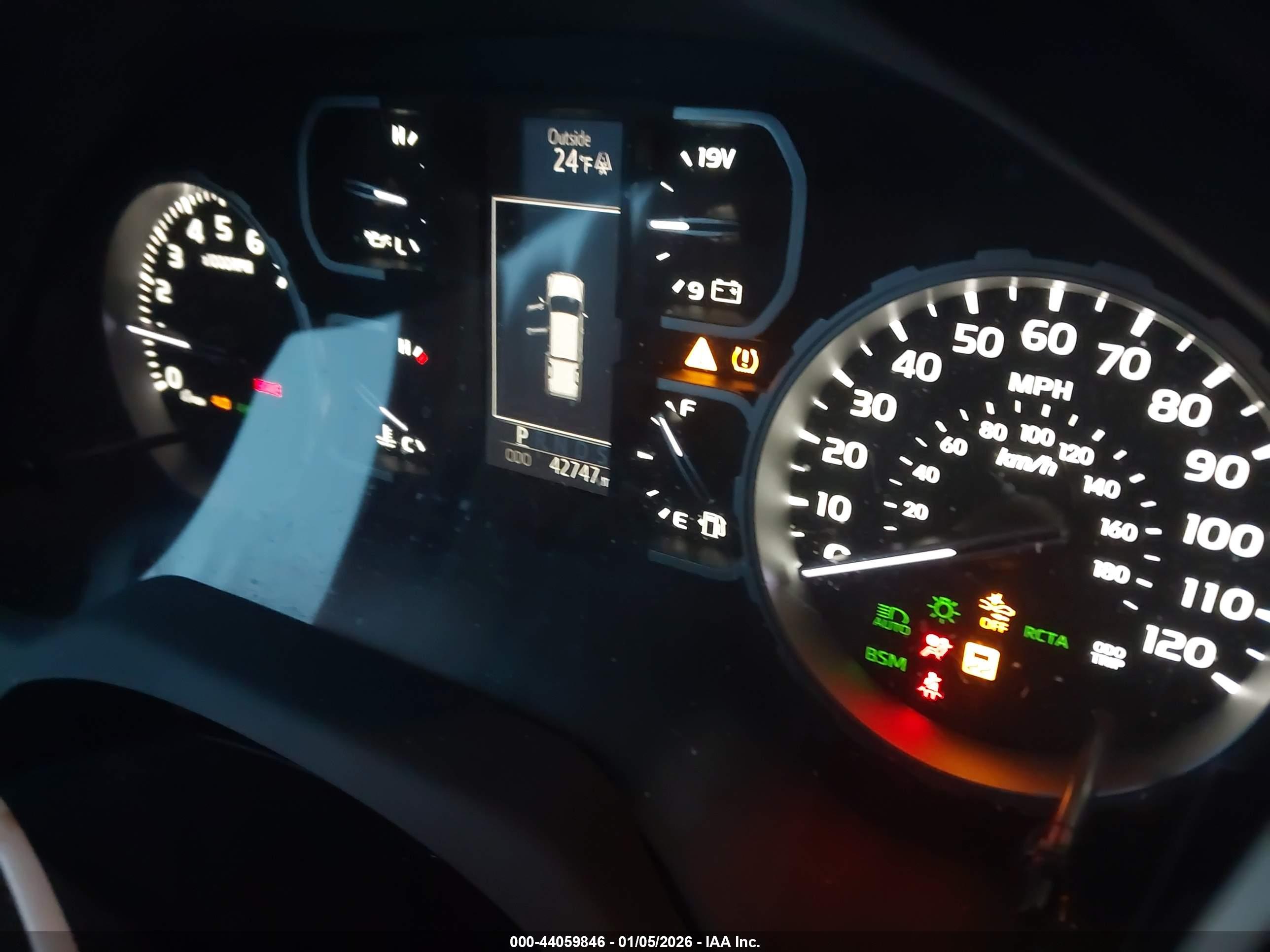 TOYOTA TUNDRA image 7