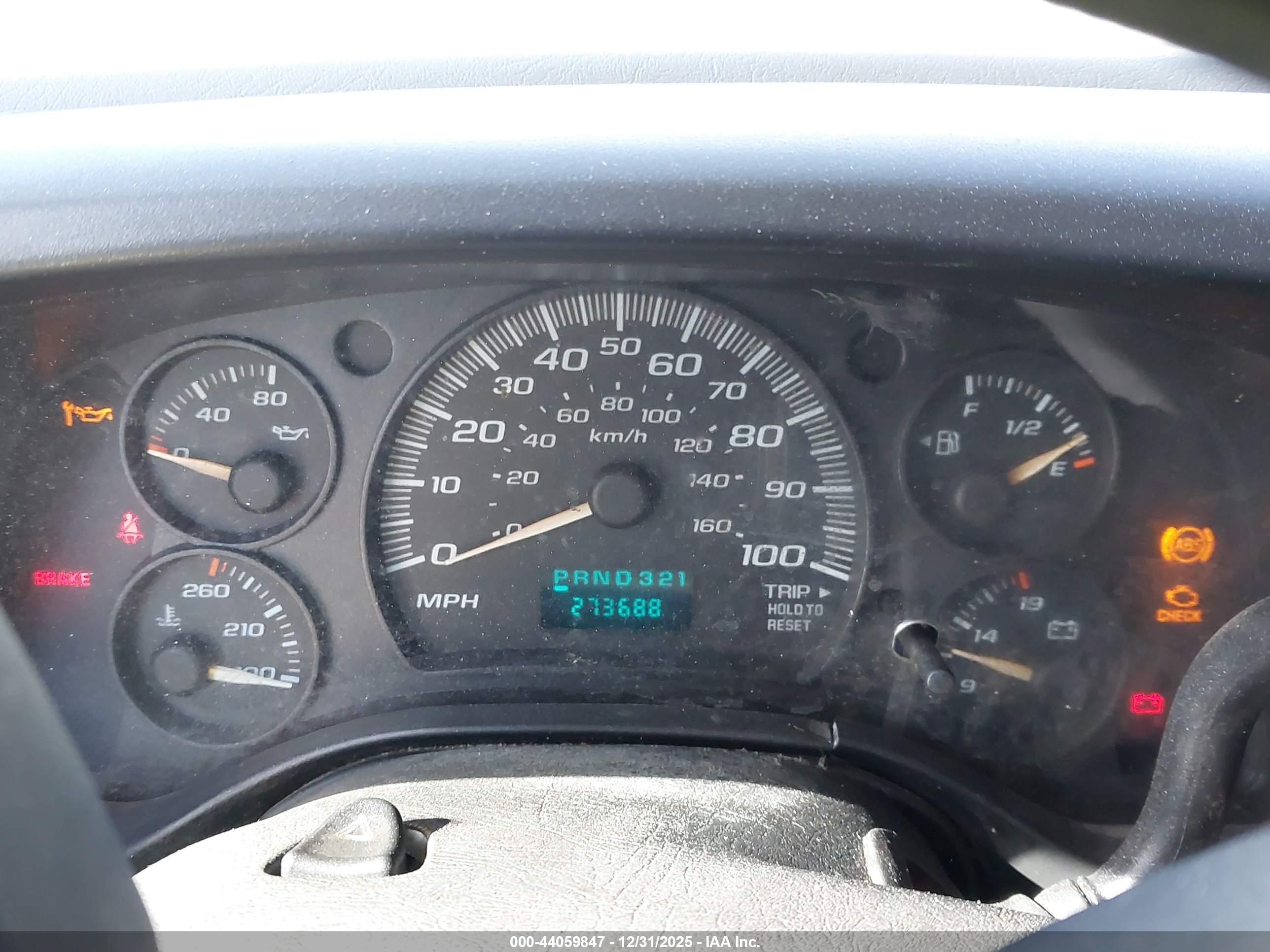 CHEVROLET EXPRESS image 7