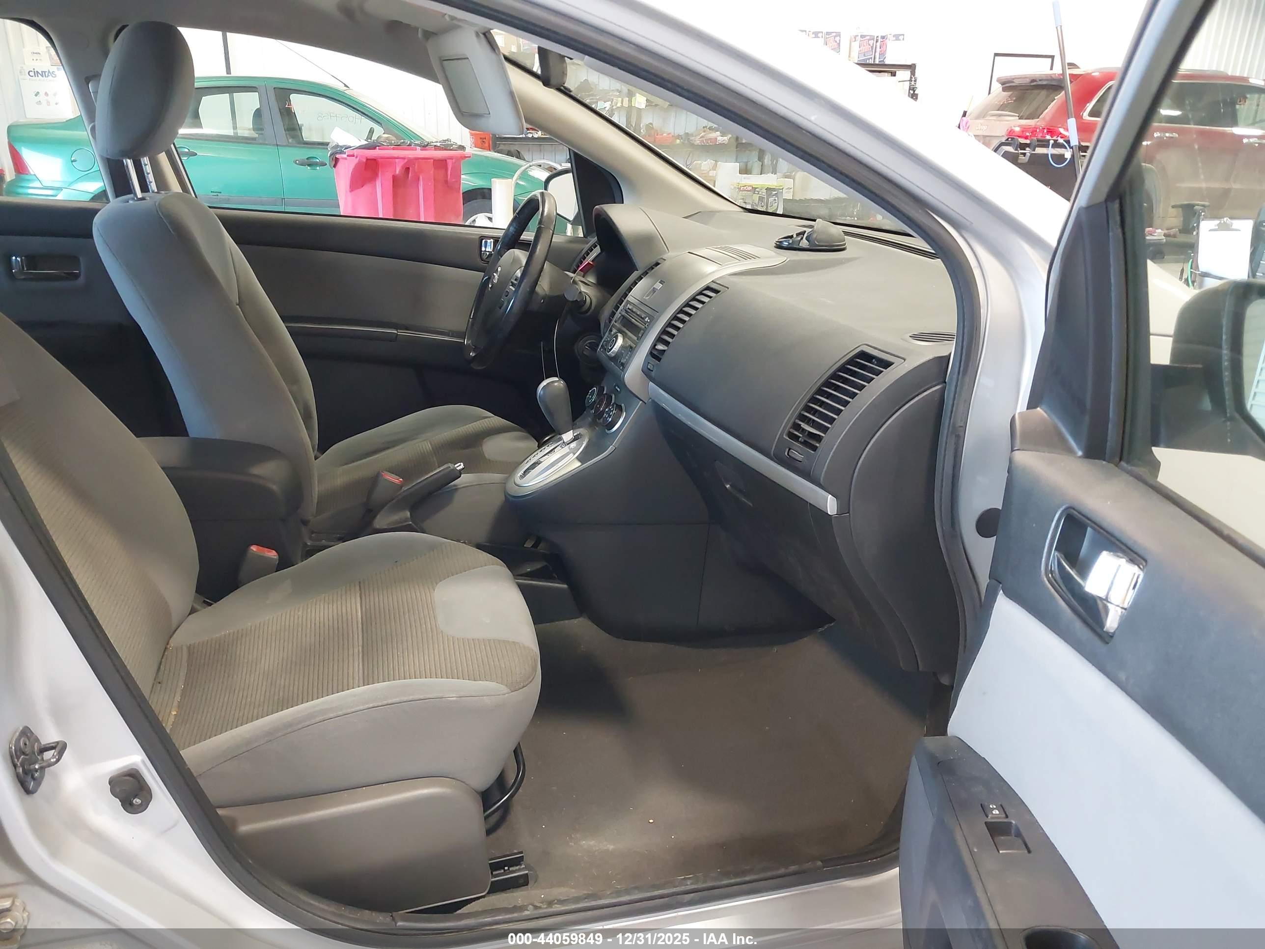NISSAN SENTRA image 5