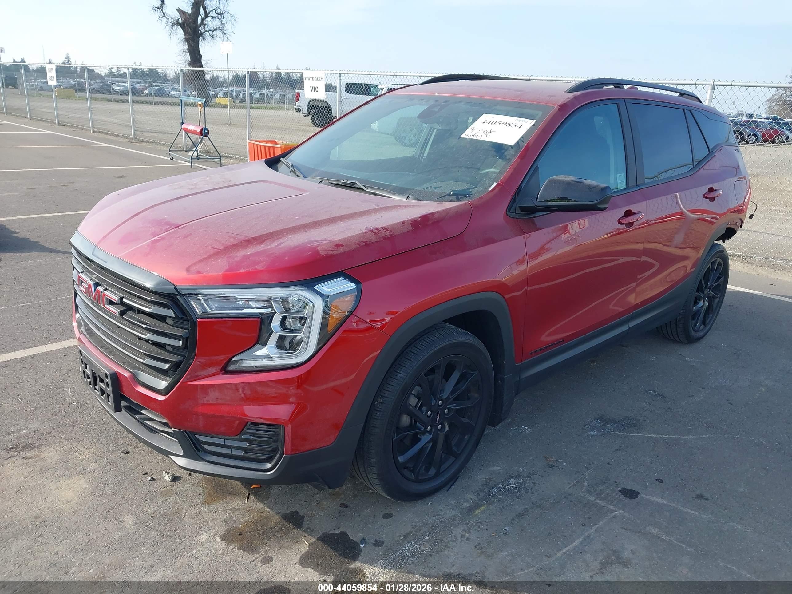 GMC TERRAIN image 2