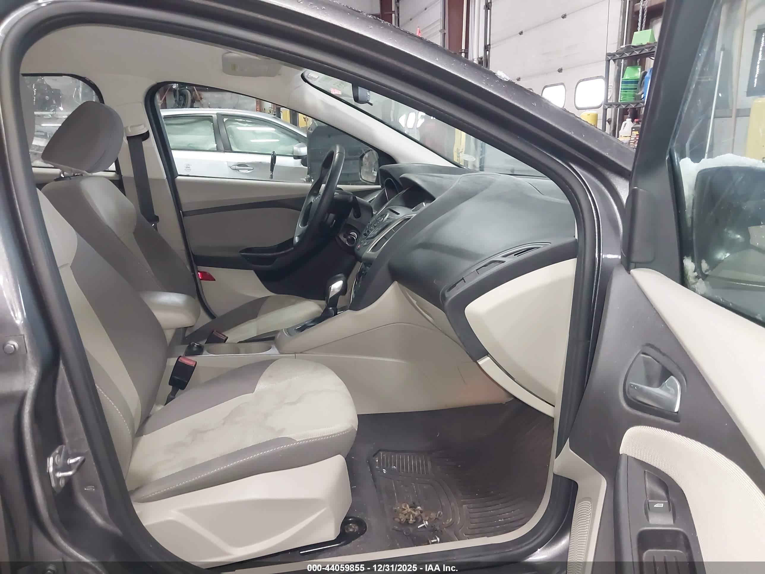 FORD FOCUS image 5