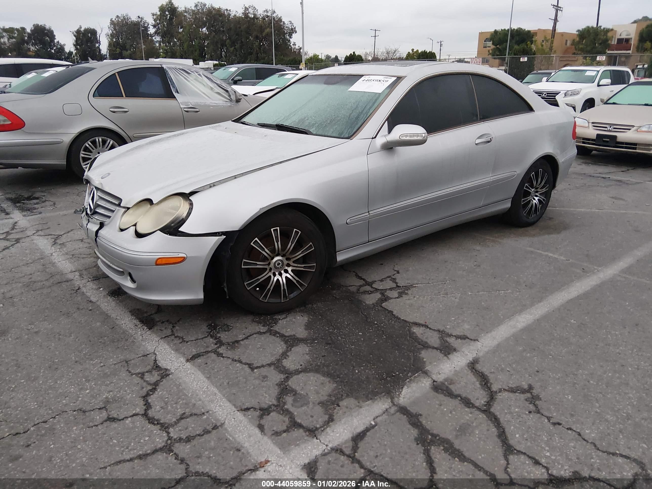 MERCEDES-BENZ CLK image 2