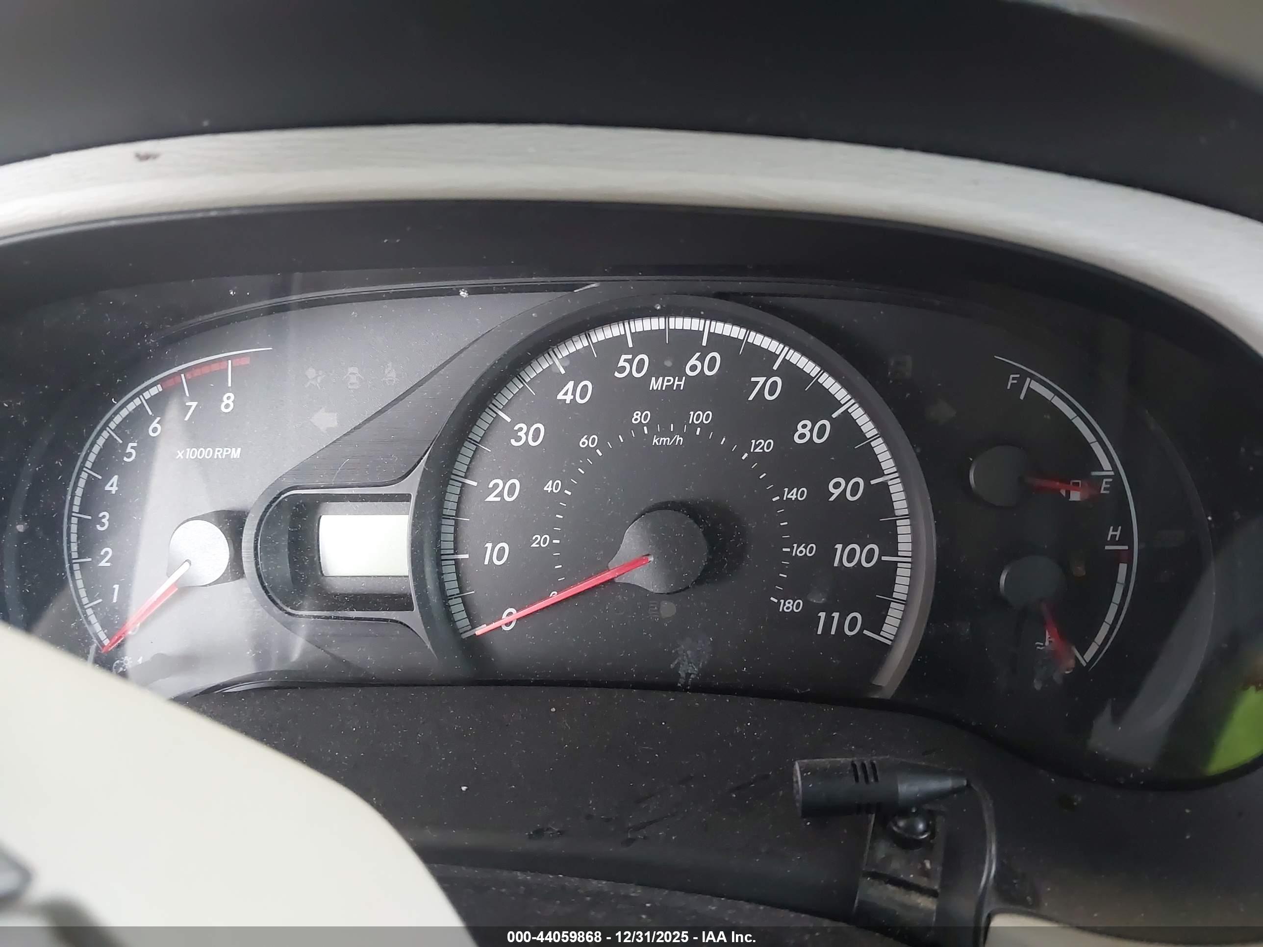 TOYOTA SIENNA image 7