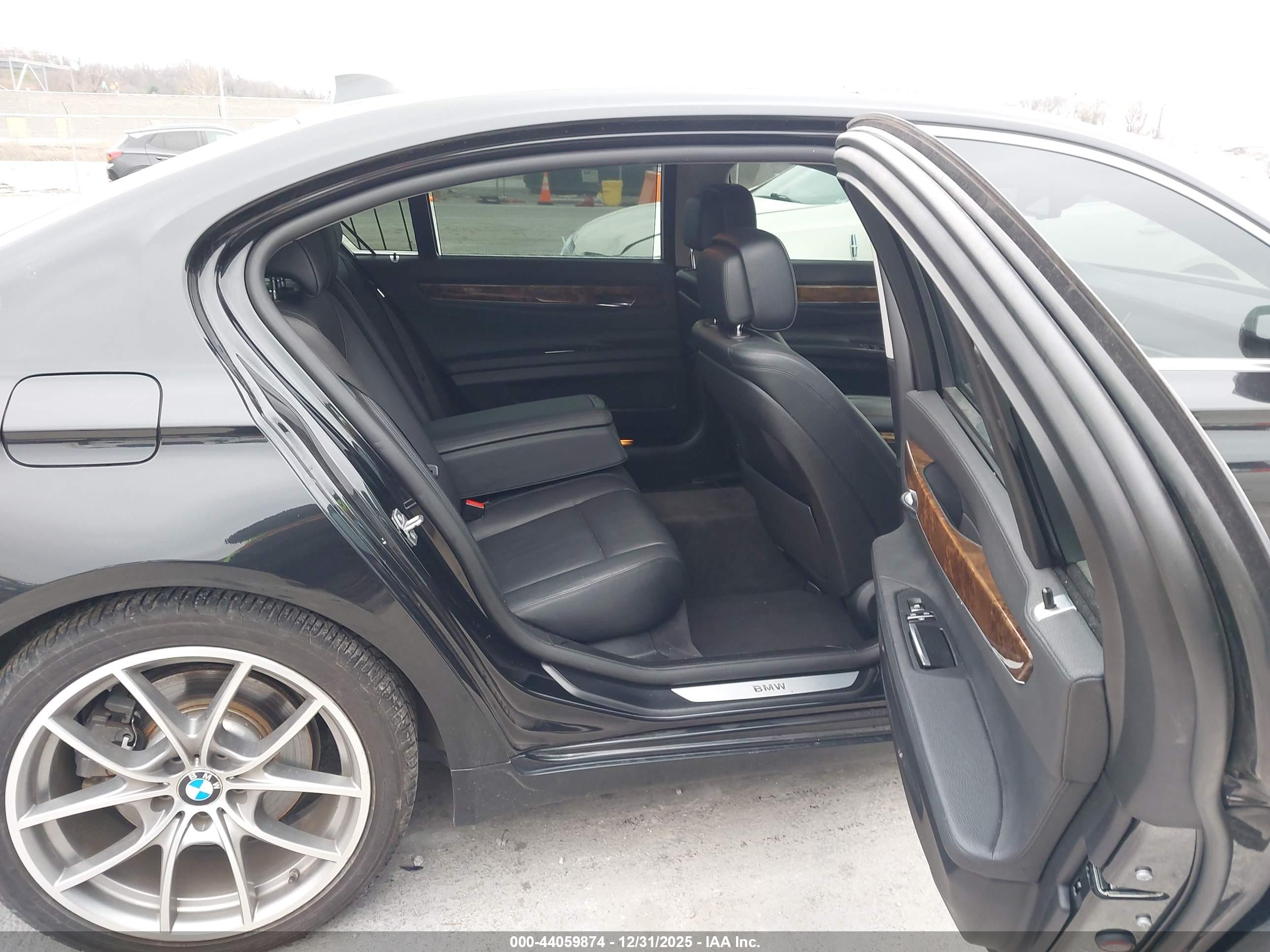 BMW 740LI image 8