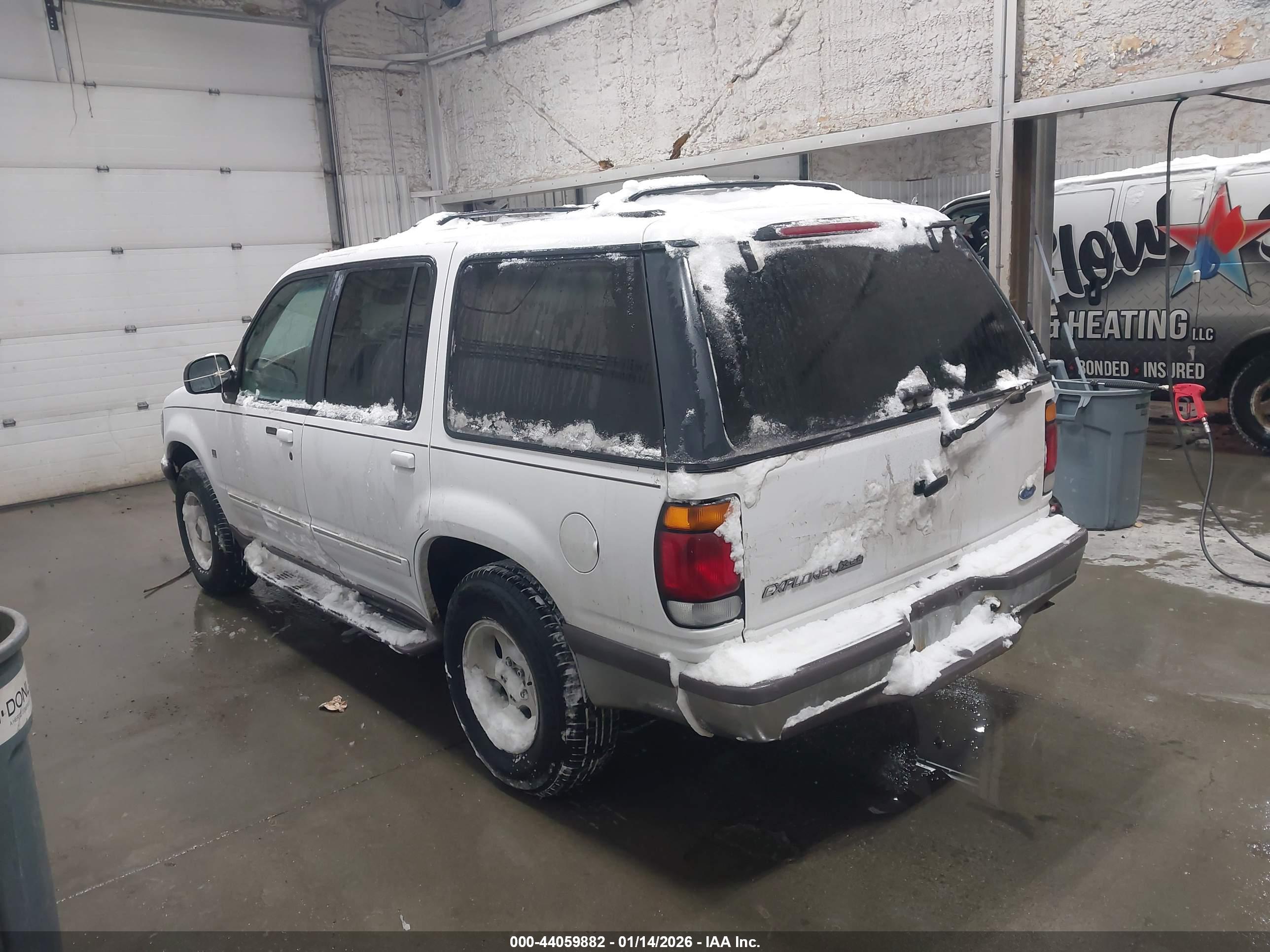 FORD EXPLORER image 3
