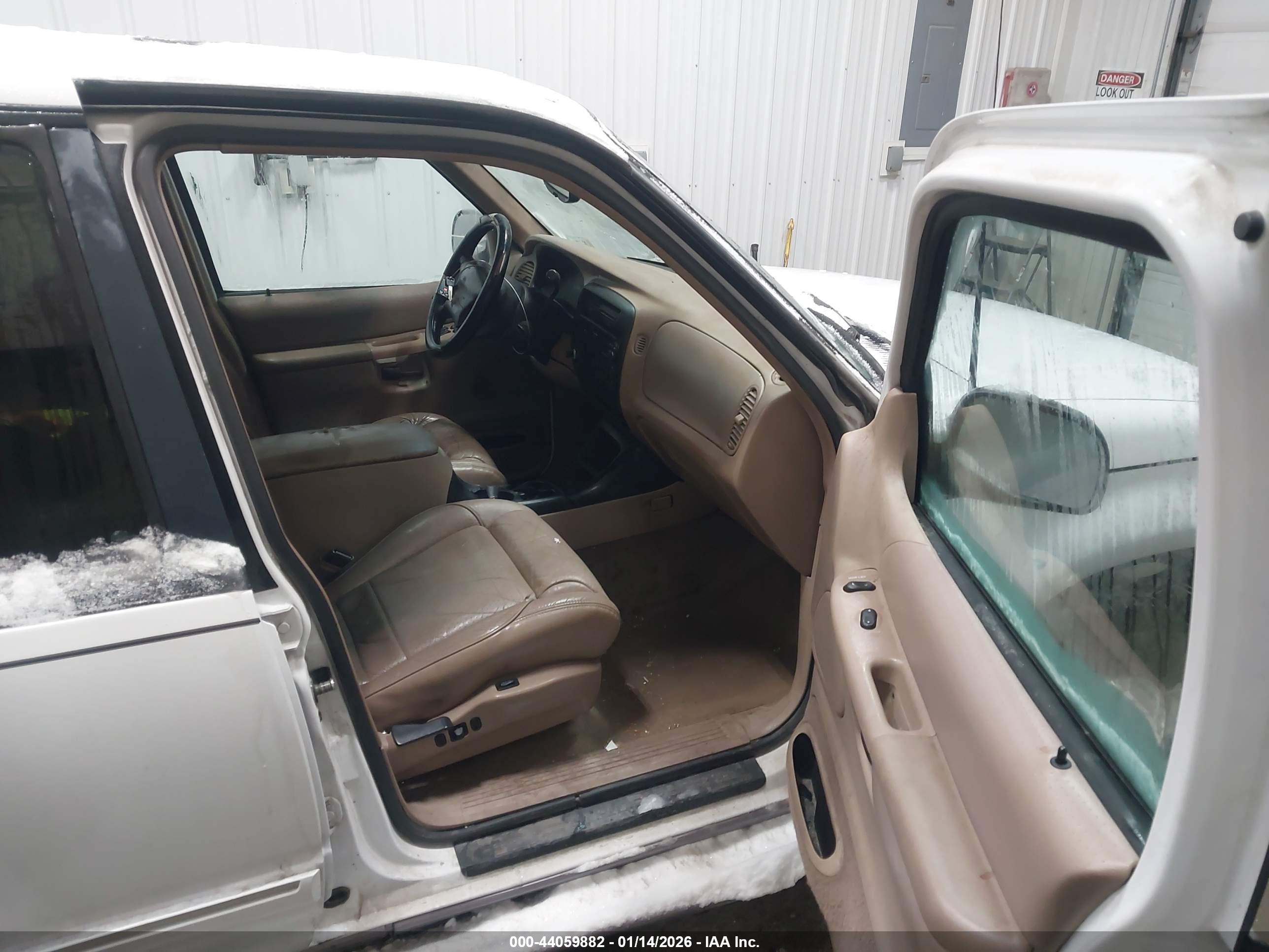 FORD EXPLORER image 5