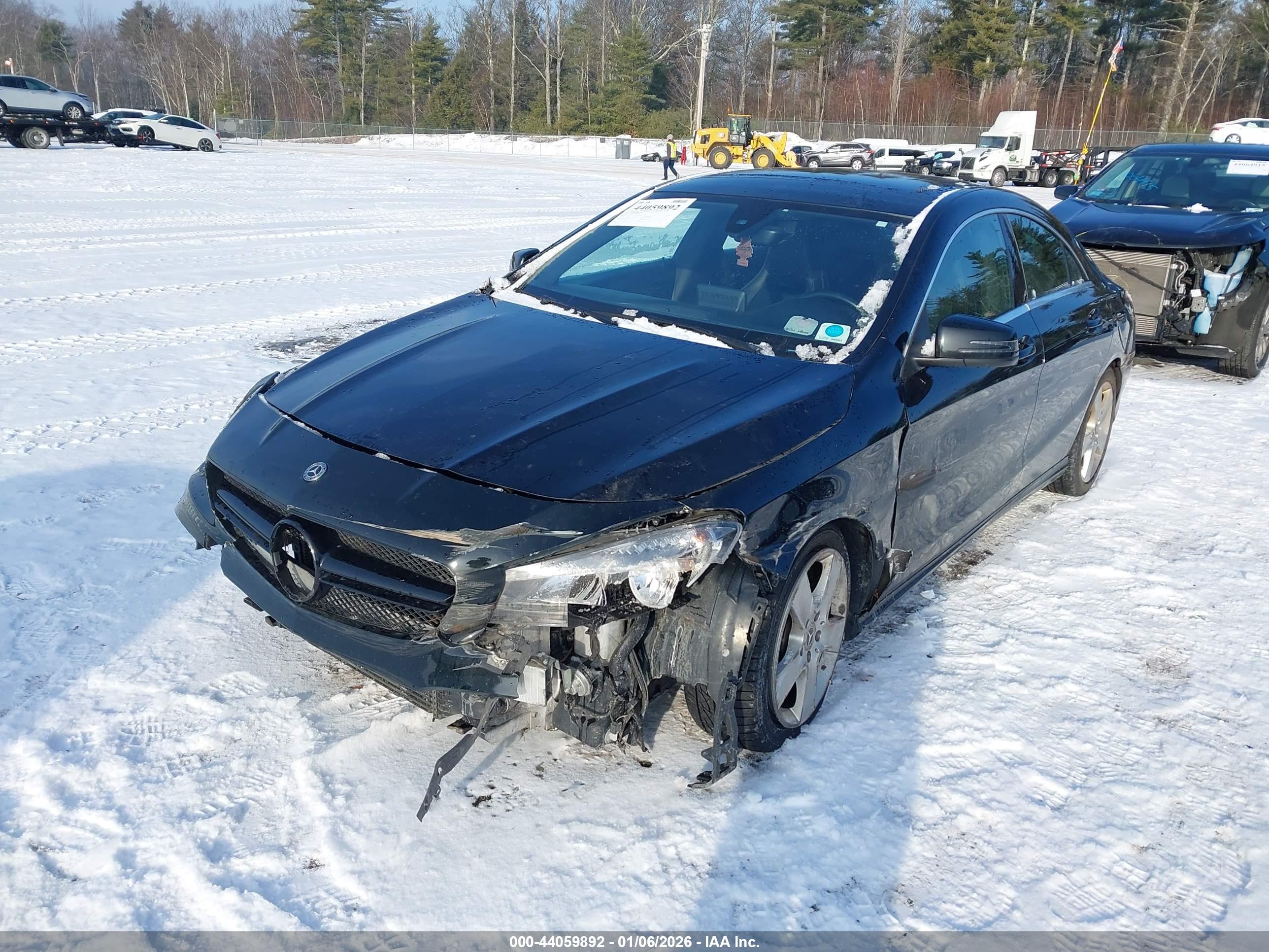 MERCEDES-BENZ CLA image 2