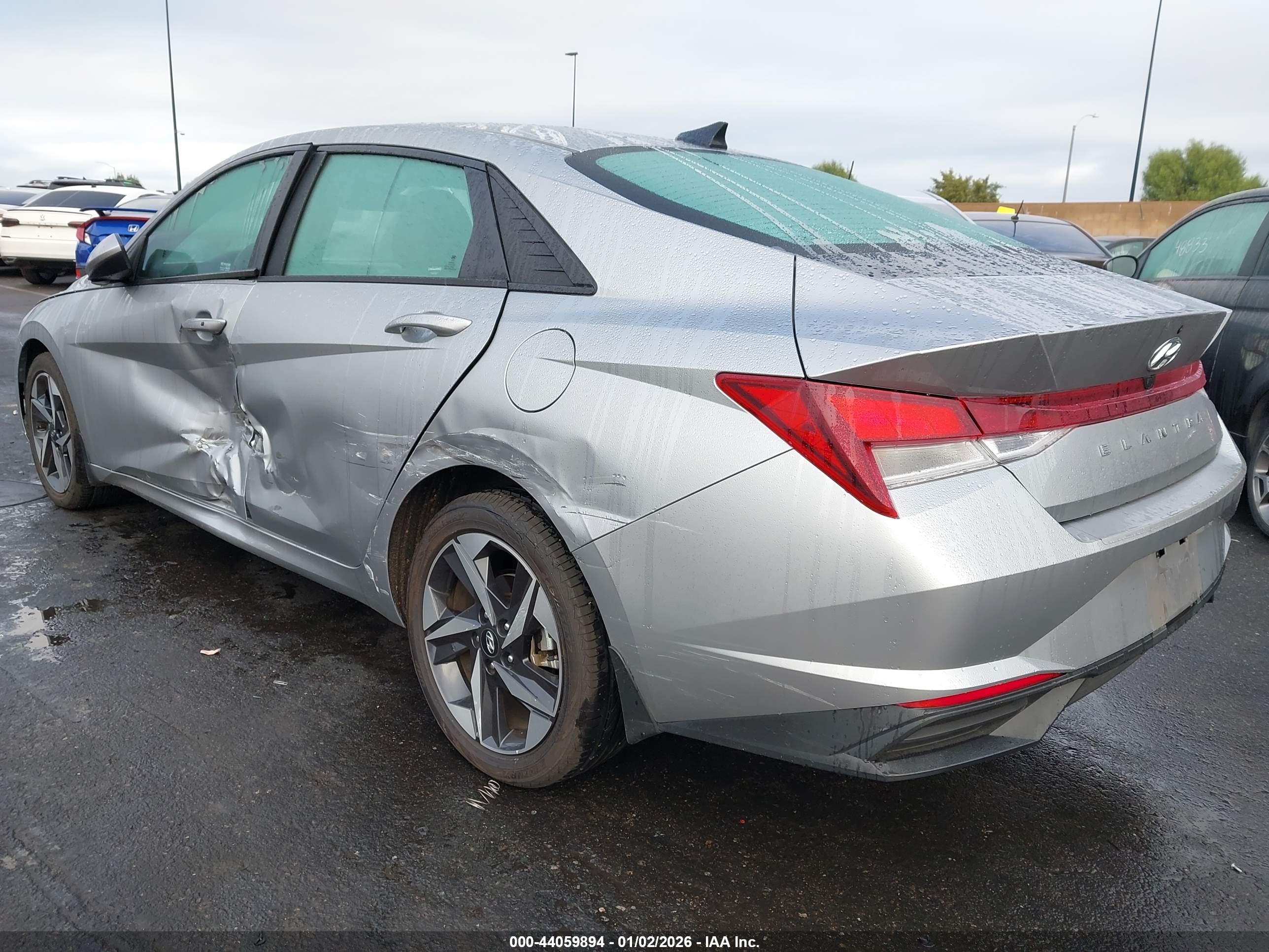 HYUNDAI ELANTRA image 3