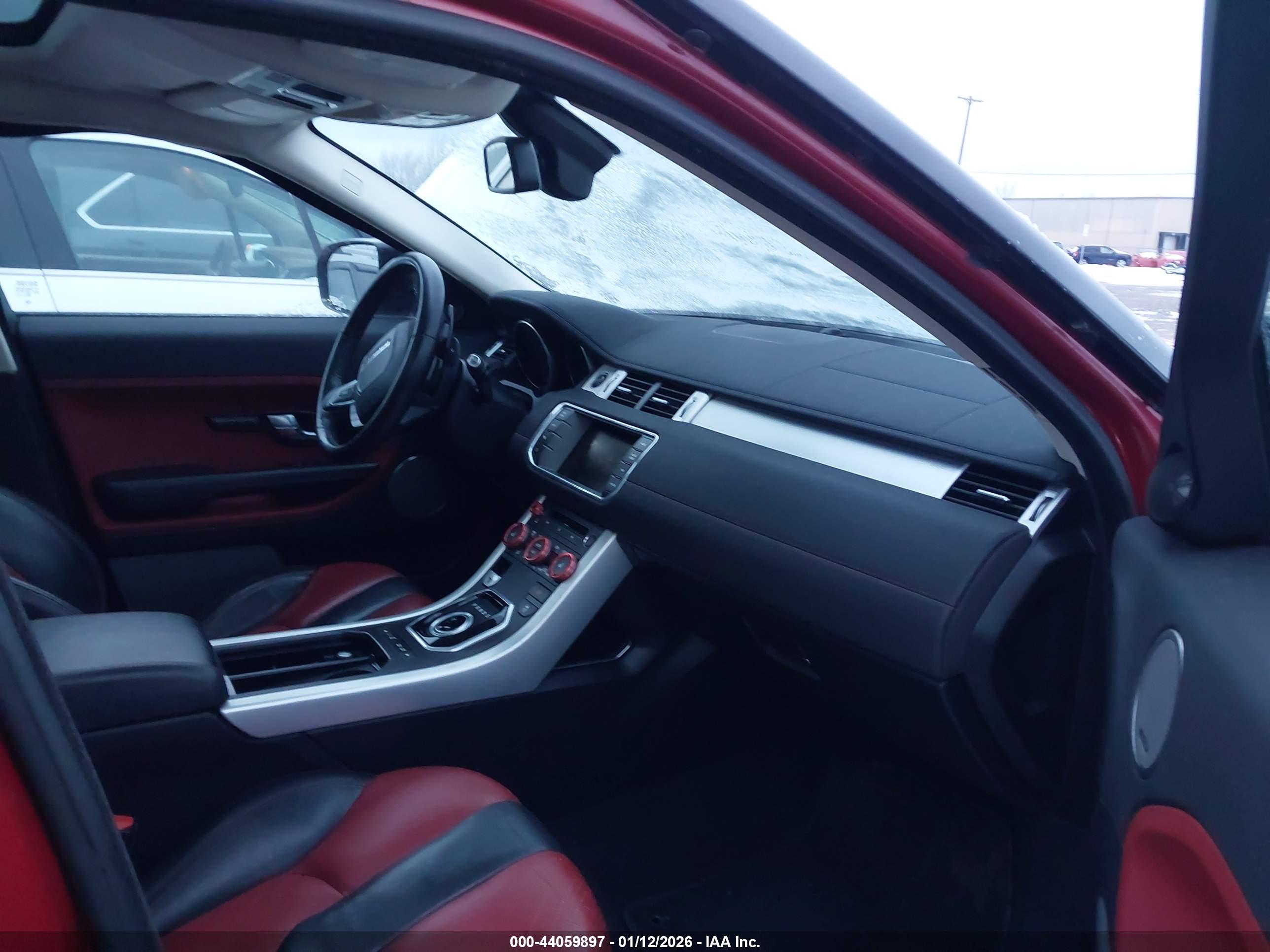 LAND ROVER image 5