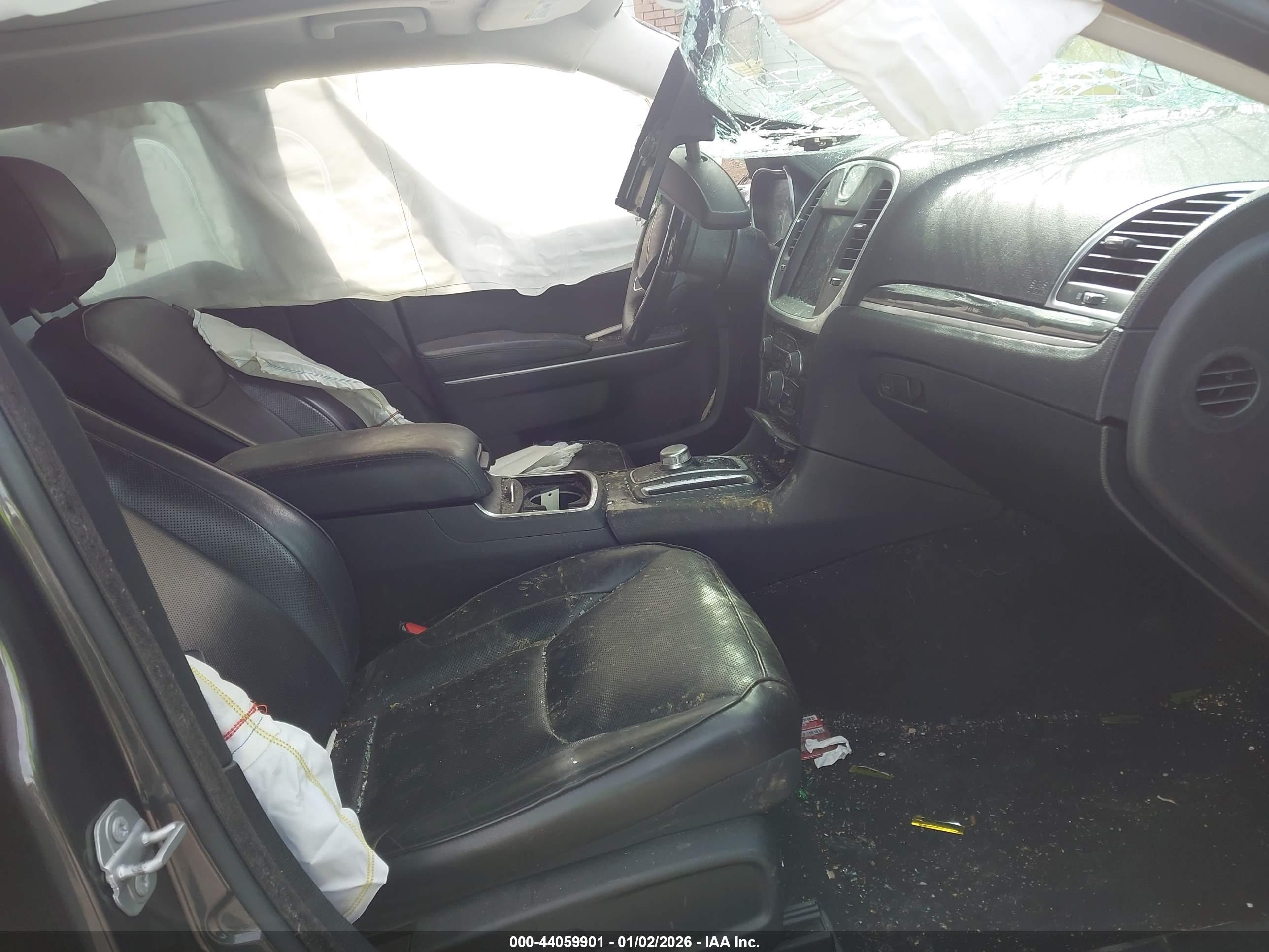 CHRYSLER 300 image 5