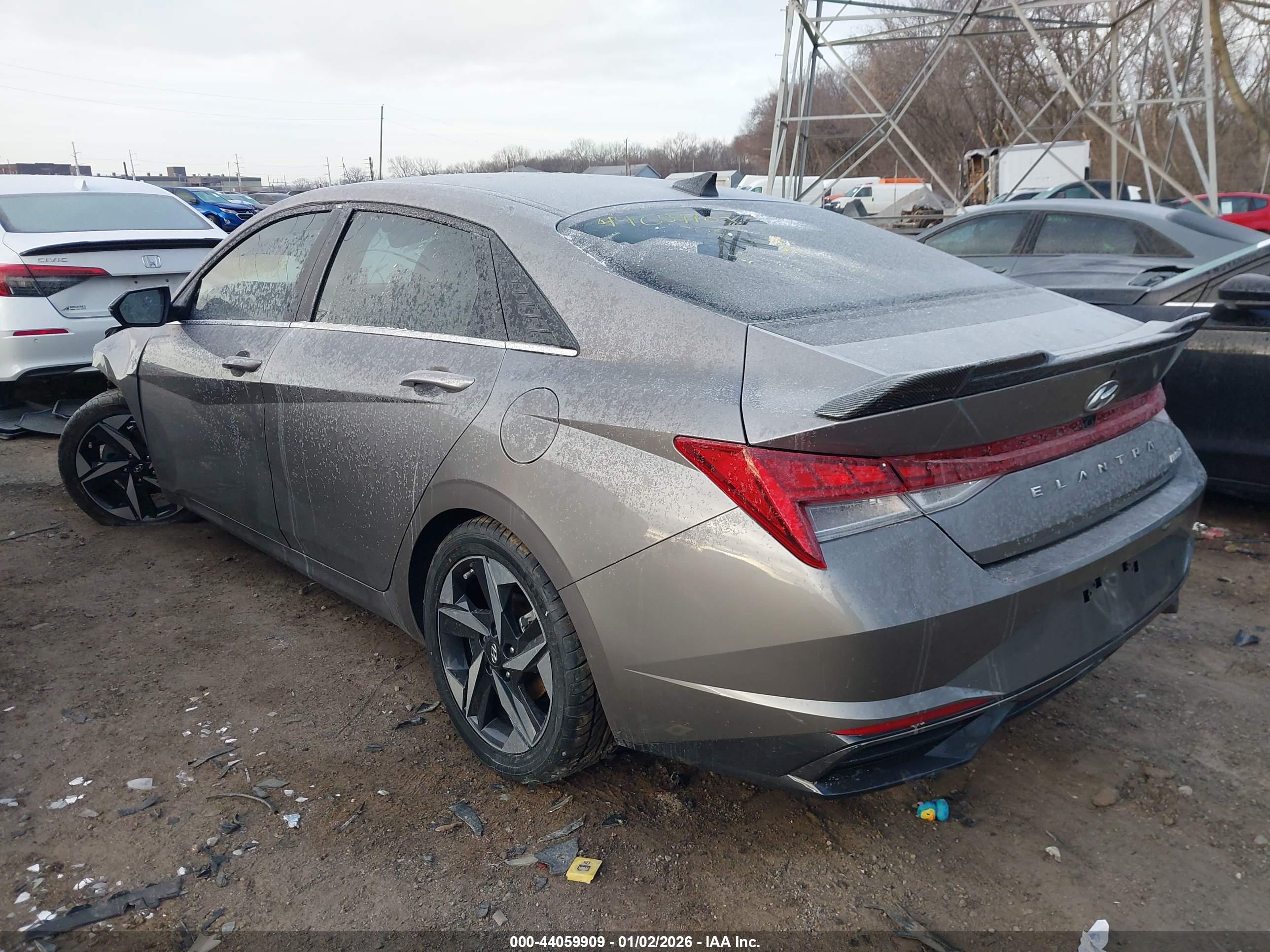 HYUNDAI ELANTRA image 3