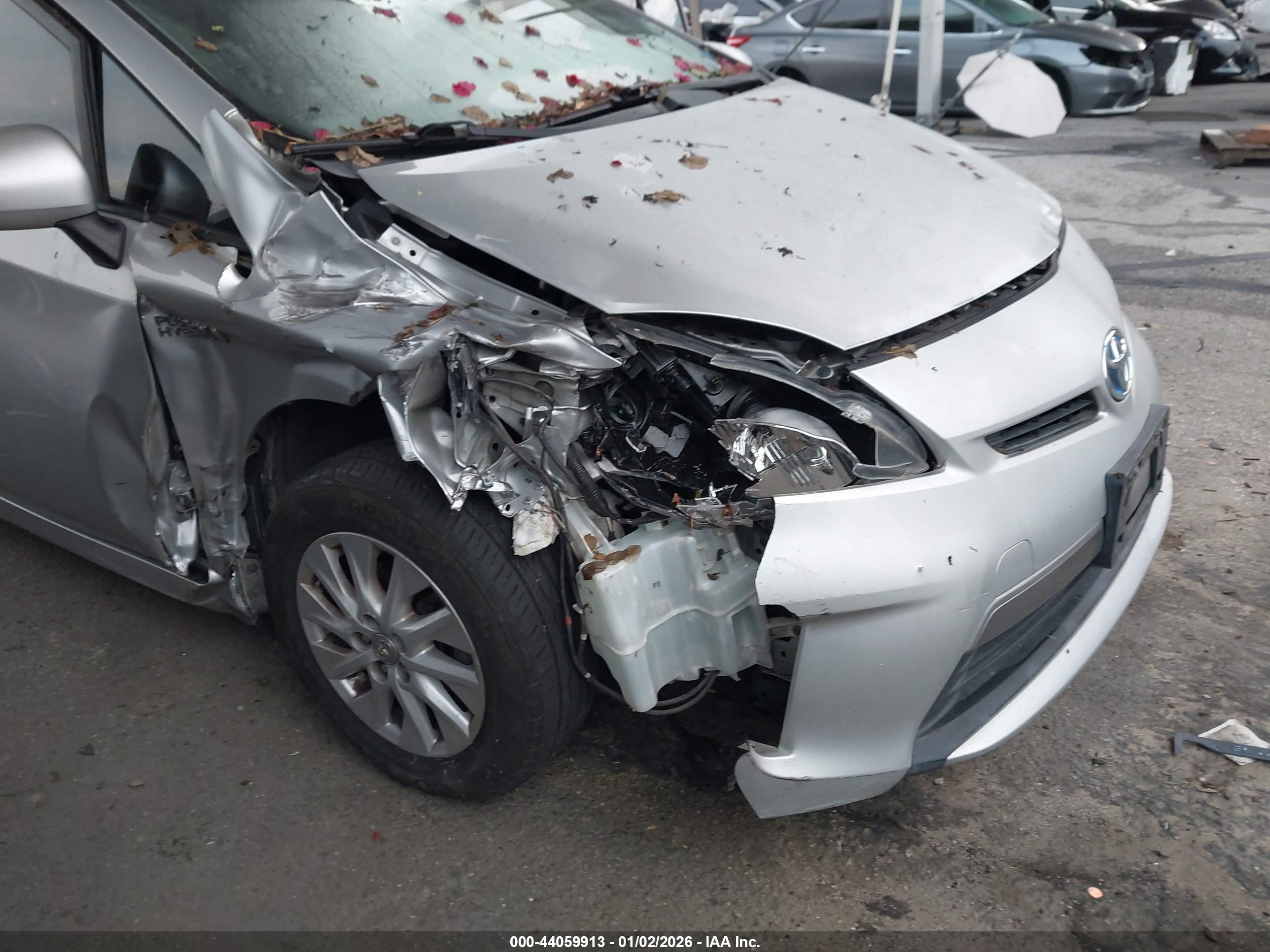 TOYOTA PRIUS image 6