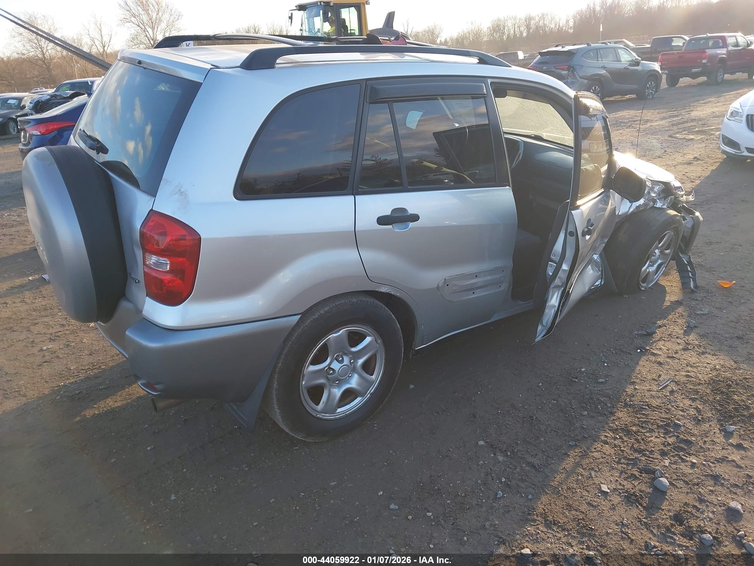 TOYOTA RAV4 image 4