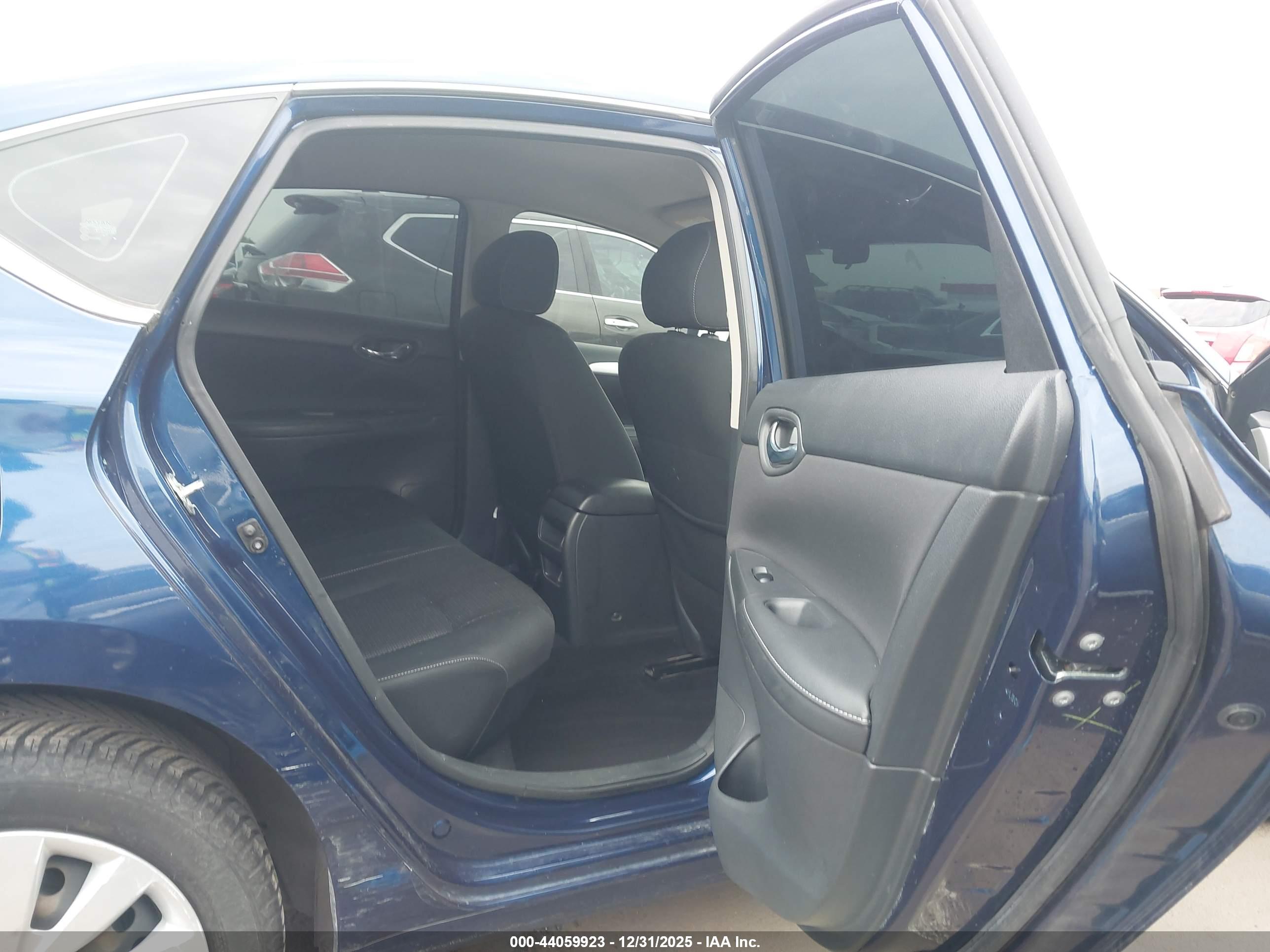 NISSAN SENTRA image 8