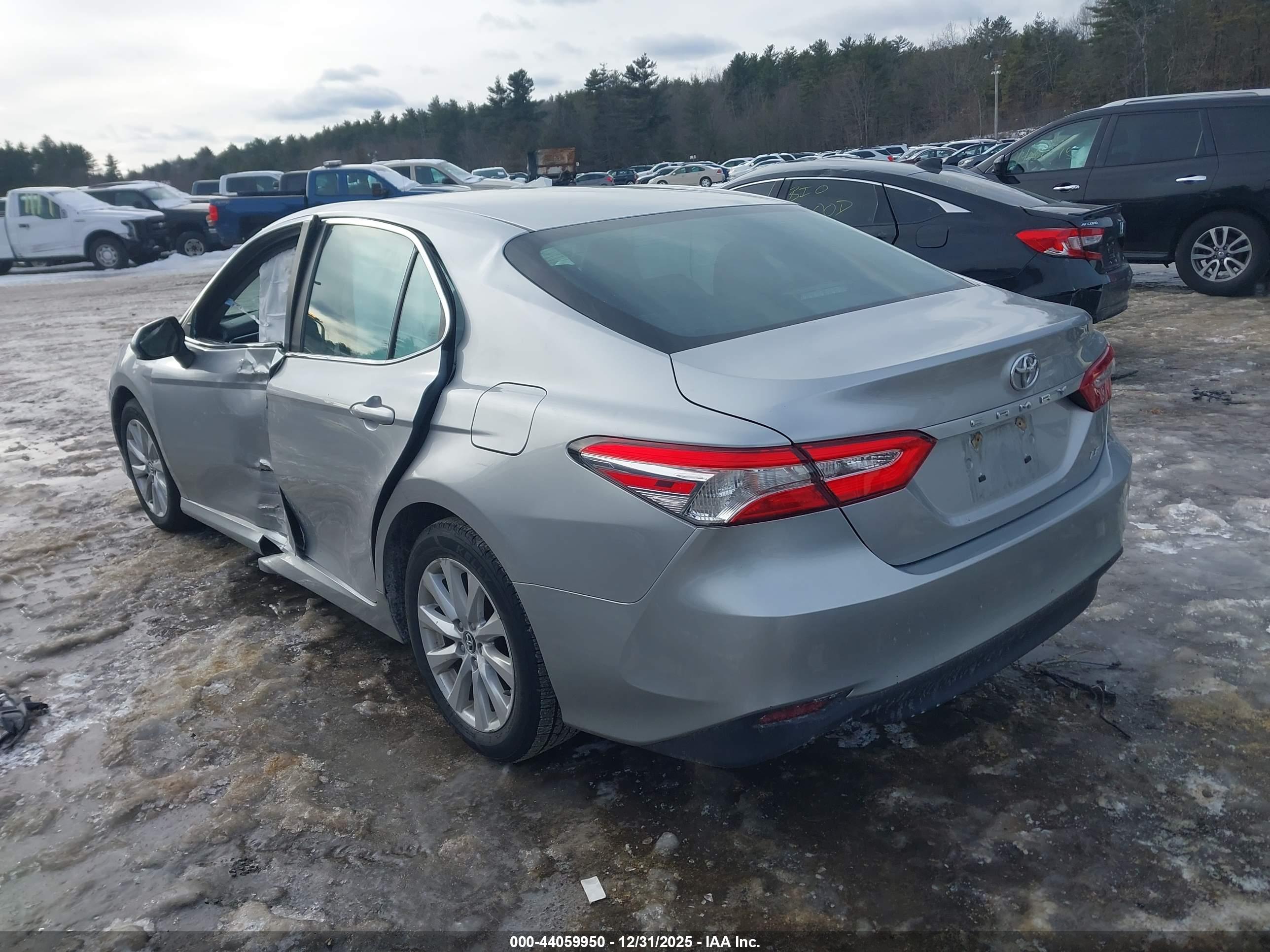 TOYOTA CAMRY image 3