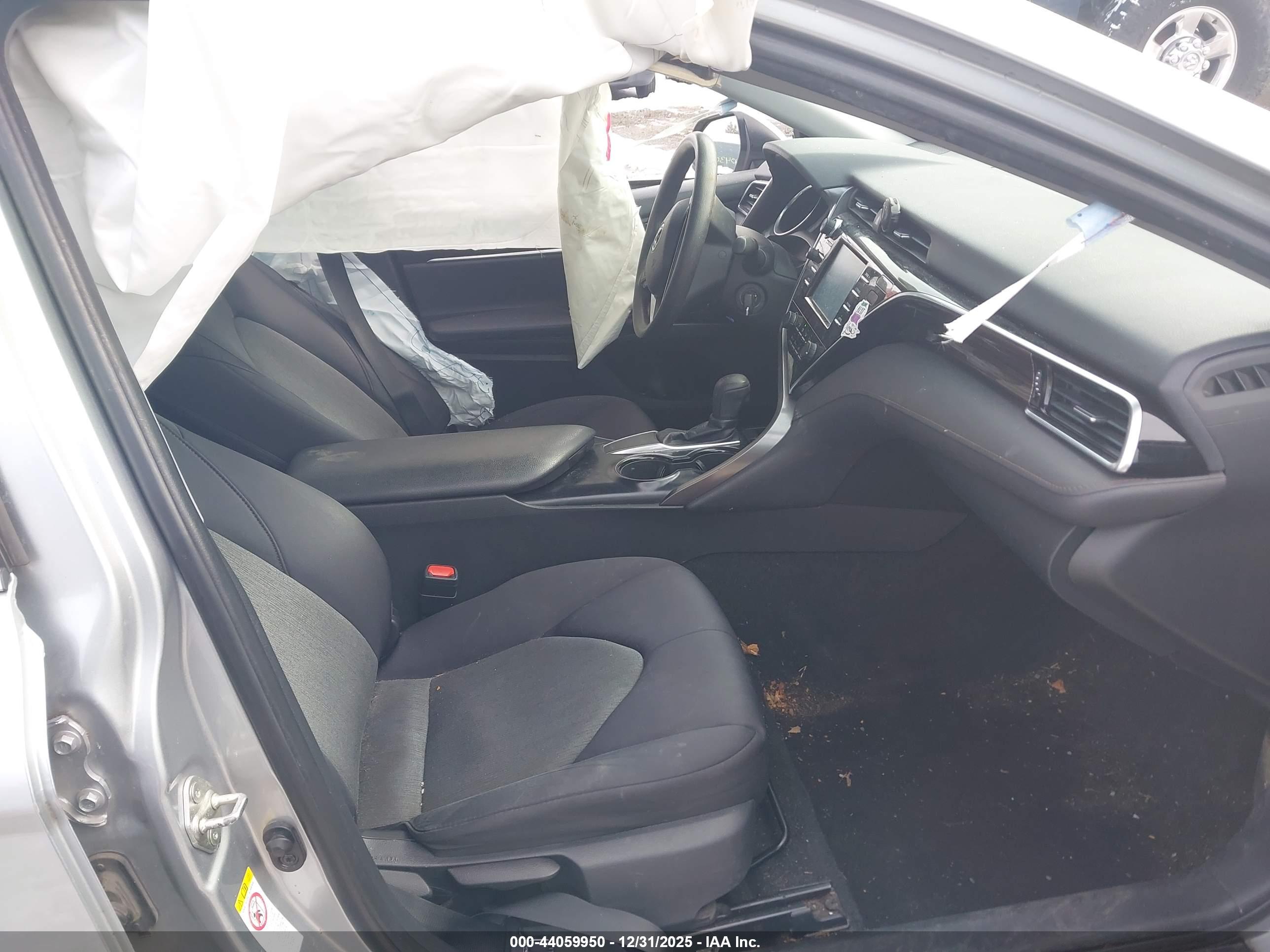 TOYOTA CAMRY image 5