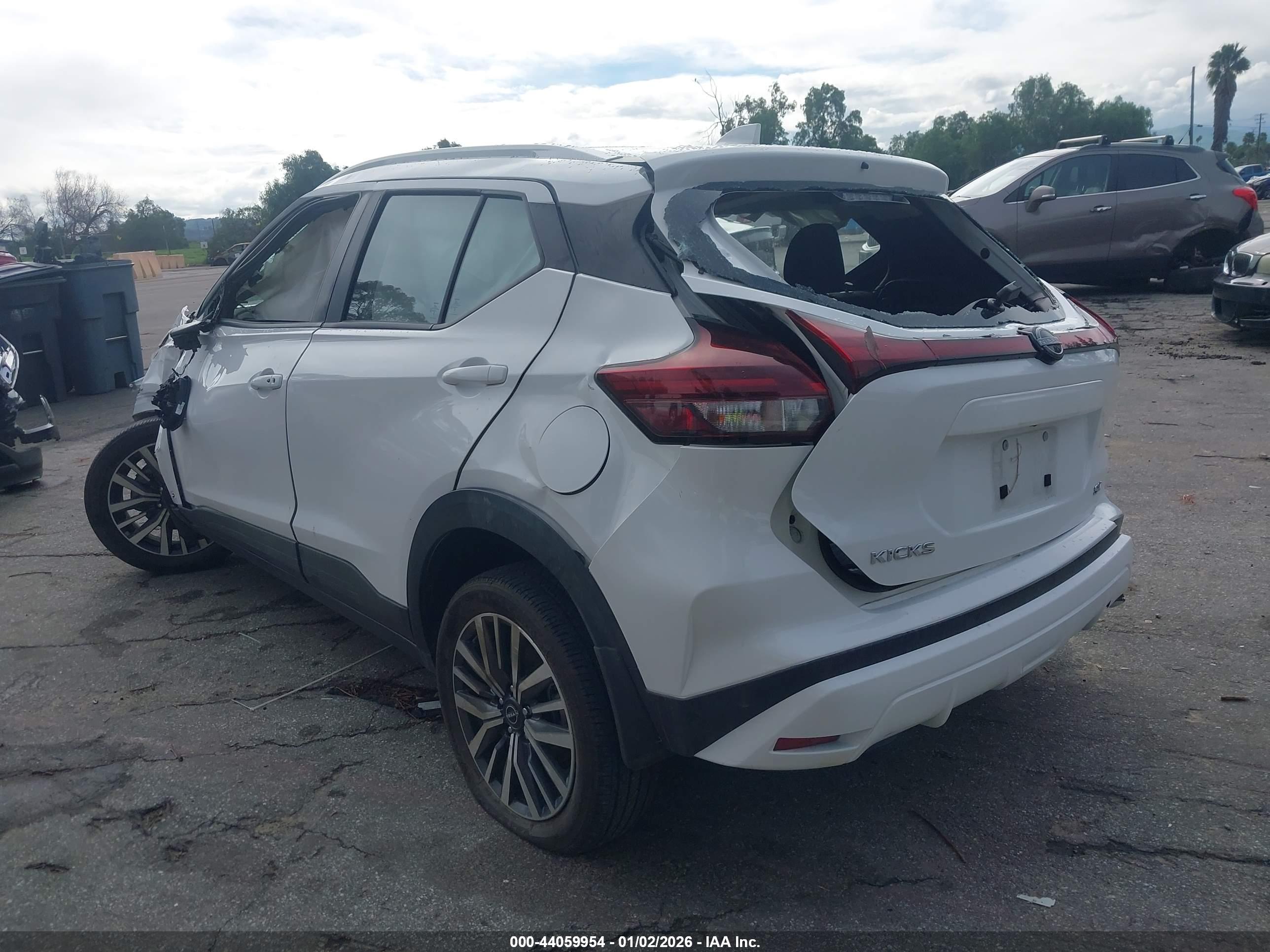 NISSAN KICKS image 3