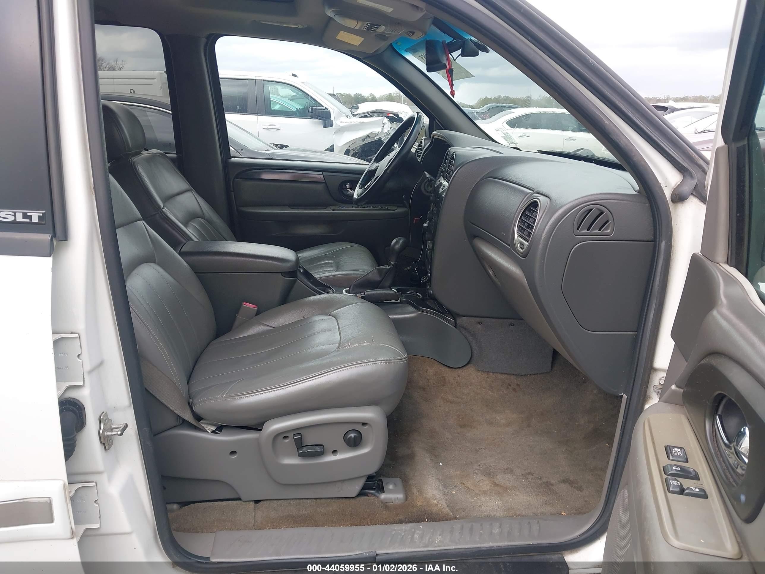 GMC ENVOY image 5