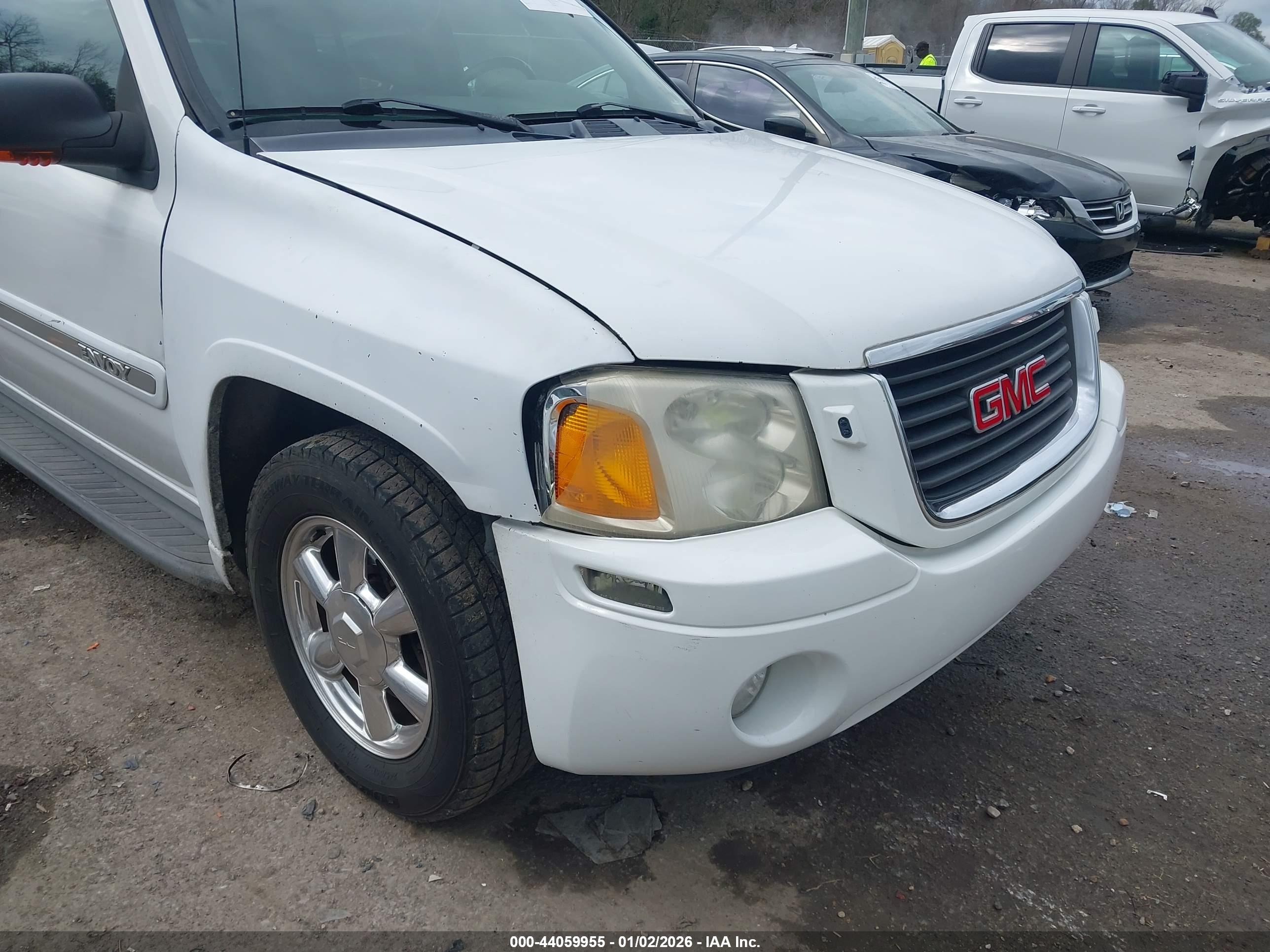 GMC ENVOY image 6