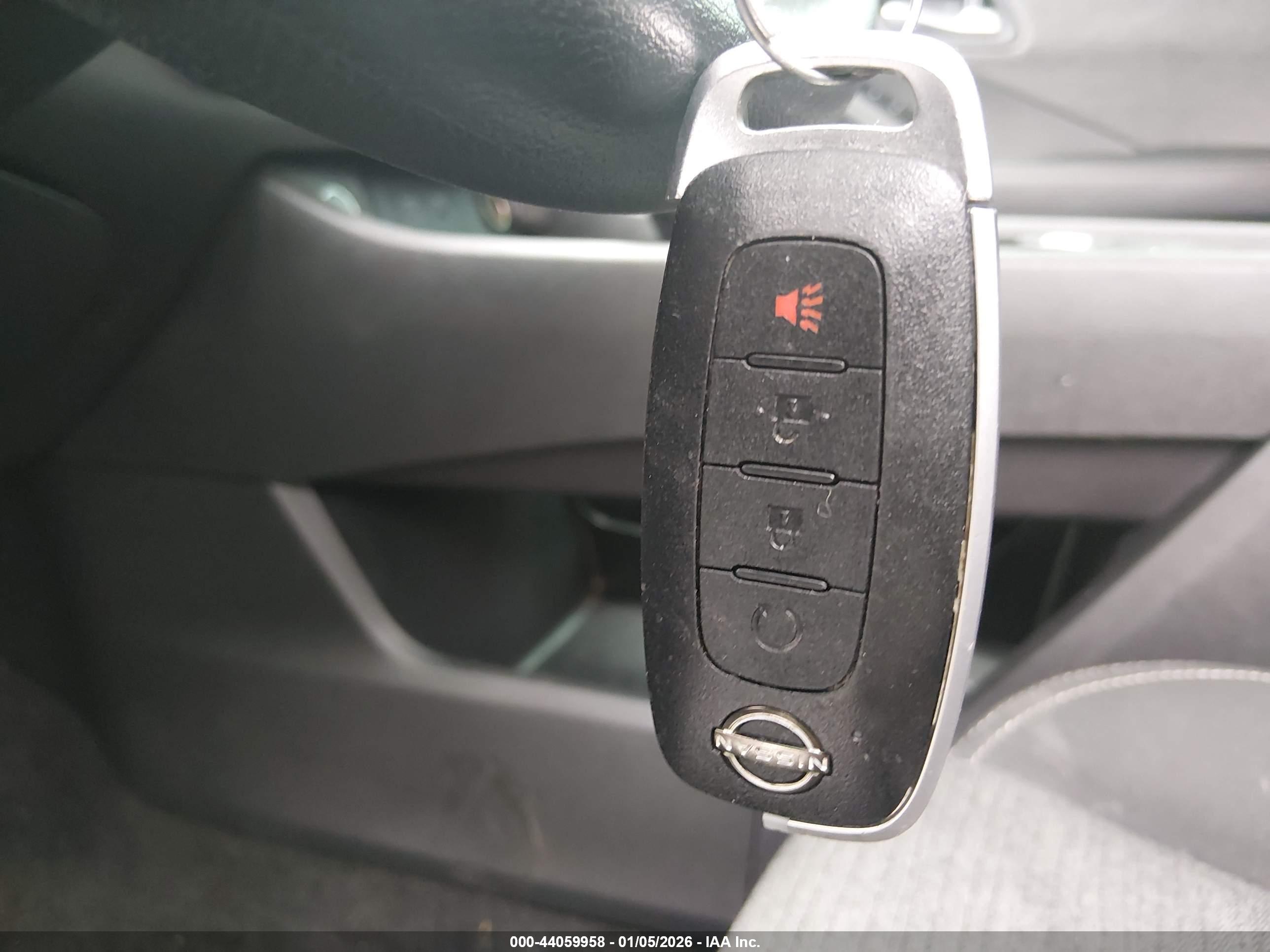 NISSAN ROGUE image 11
