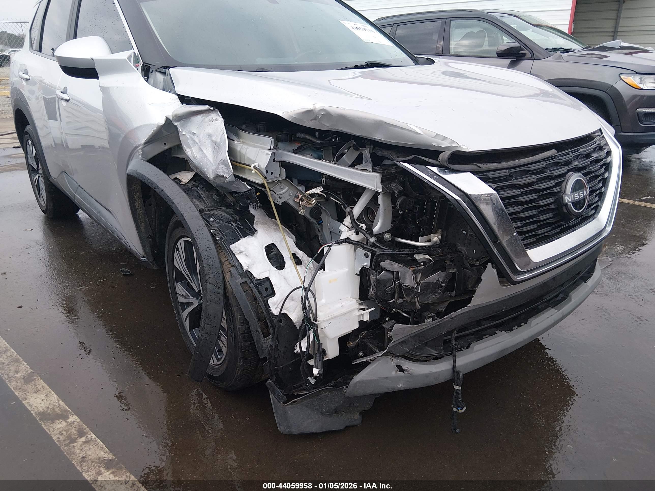 NISSAN ROGUE image 6