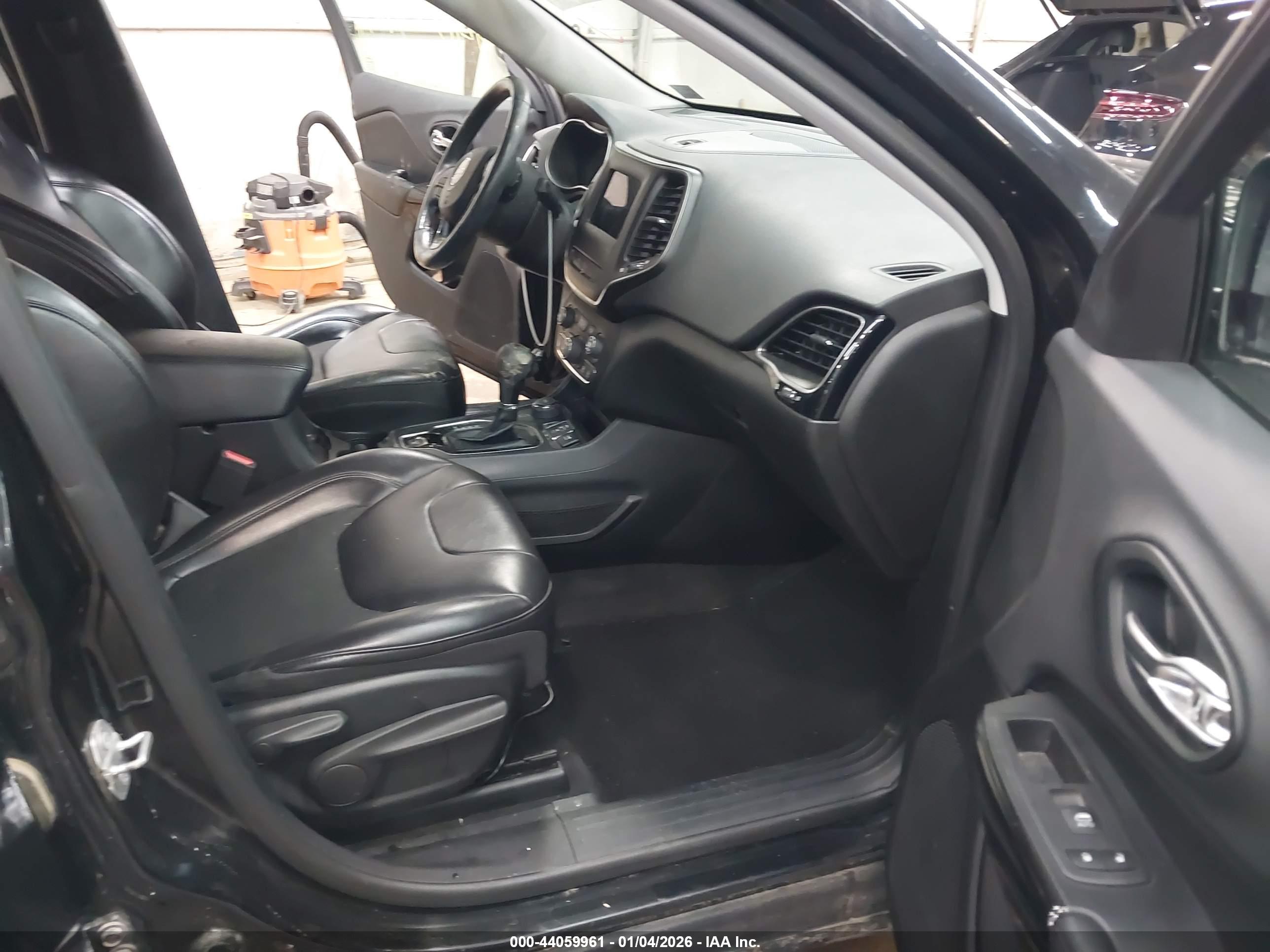 JEEP CHEROKEE image 5