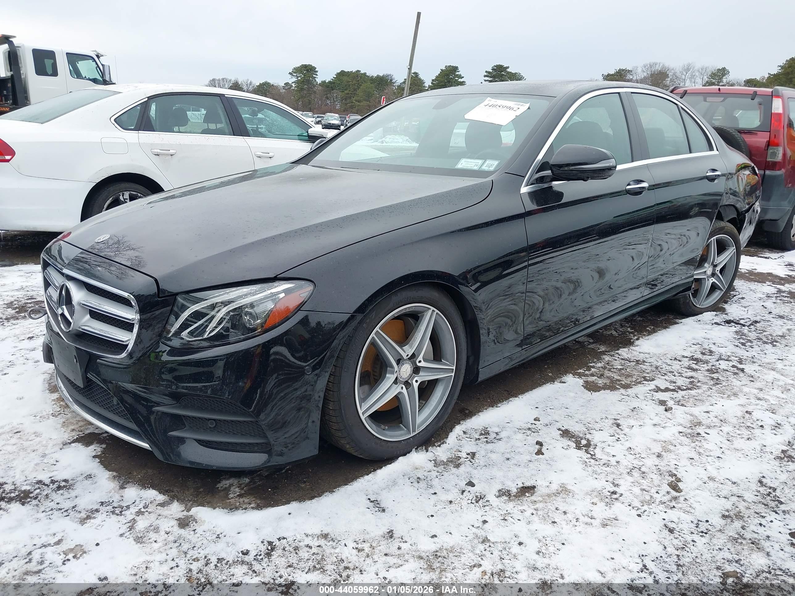MERCEDES-BENZ E image 2