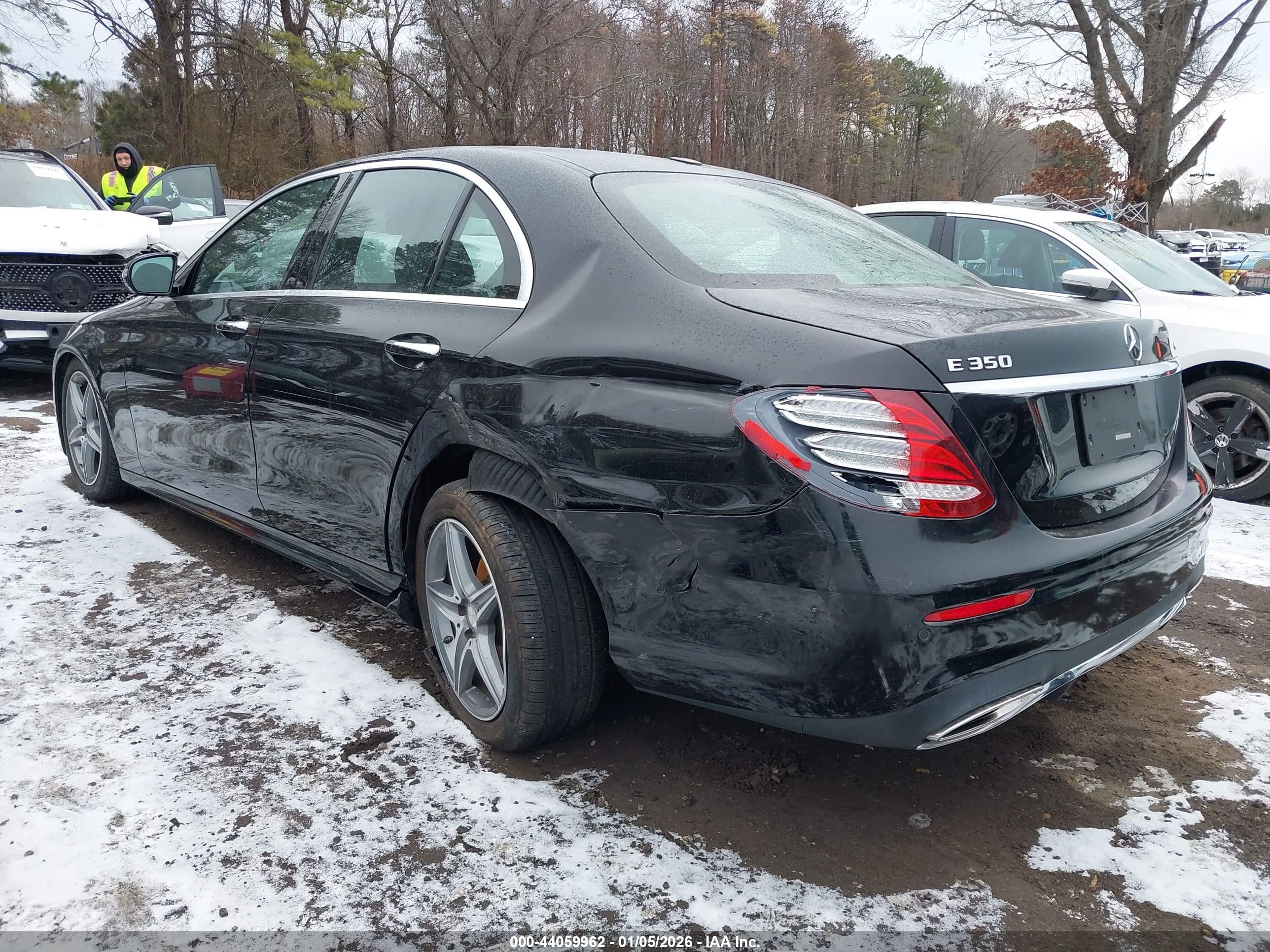 MERCEDES-BENZ E image 3