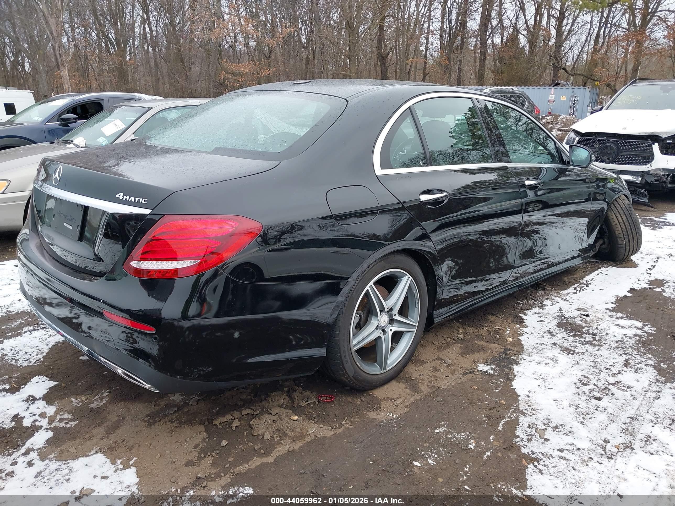 MERCEDES-BENZ E image 4