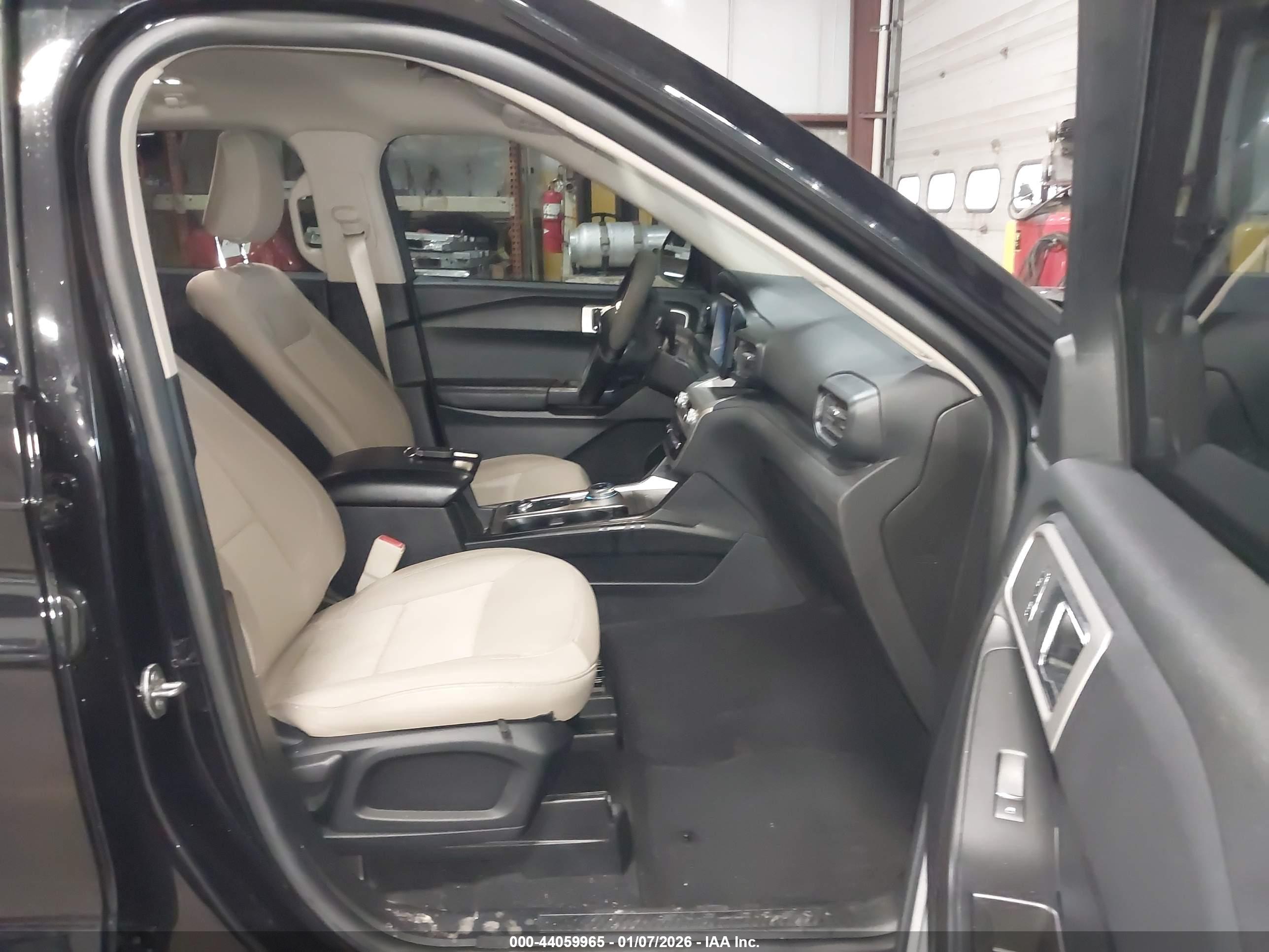 FORD EXPLORER image 5