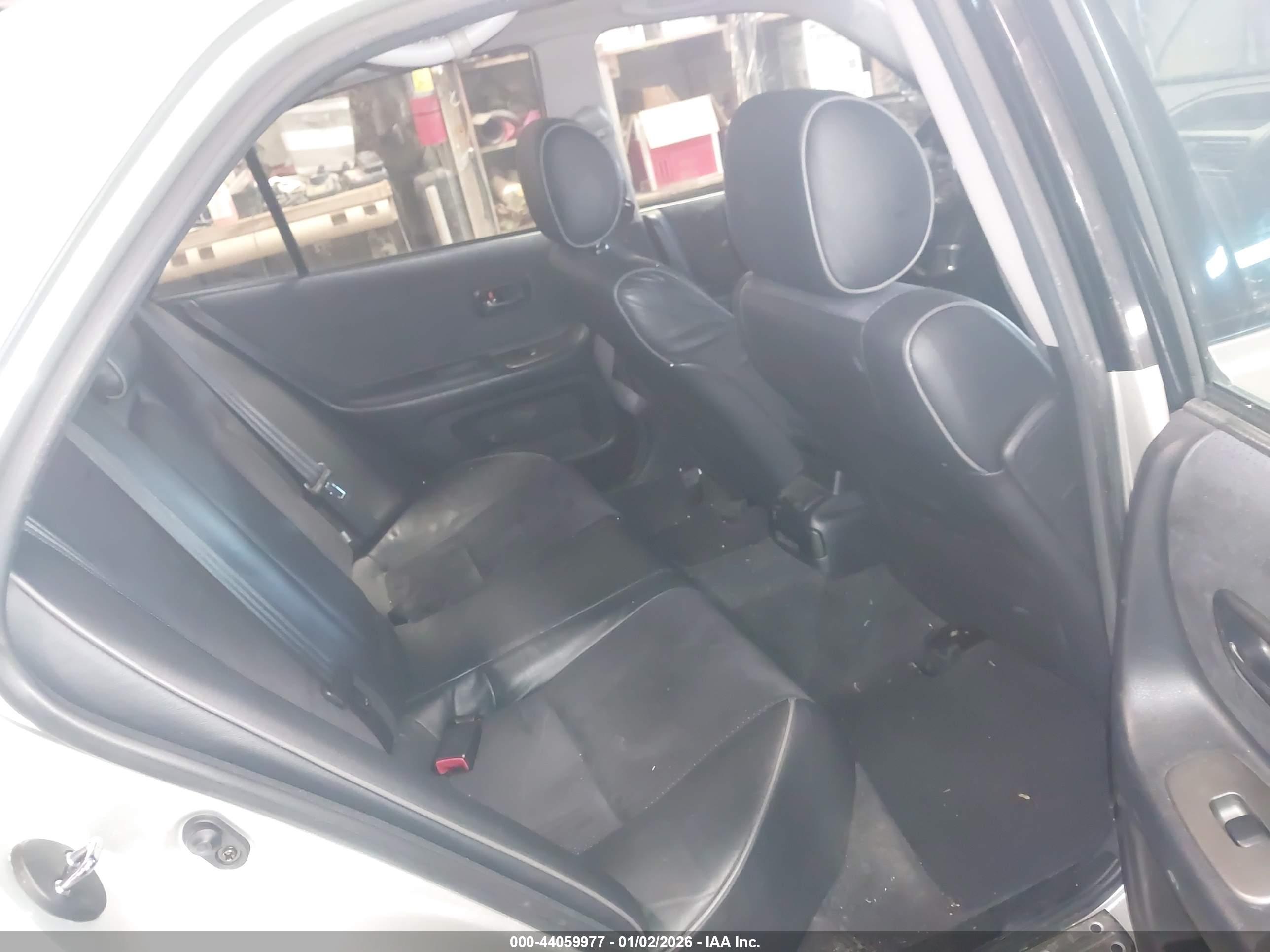 LEXUS IS image 8