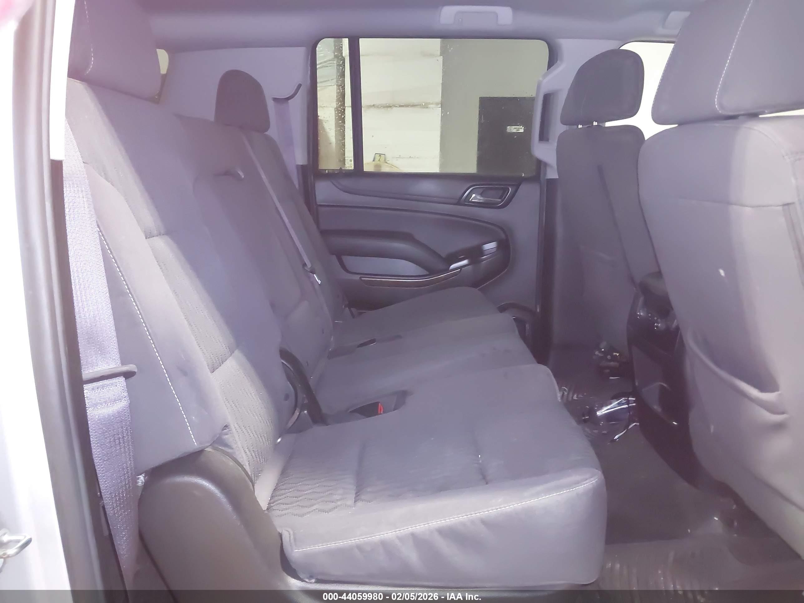 CHEVROLET SUBURBAN image 8