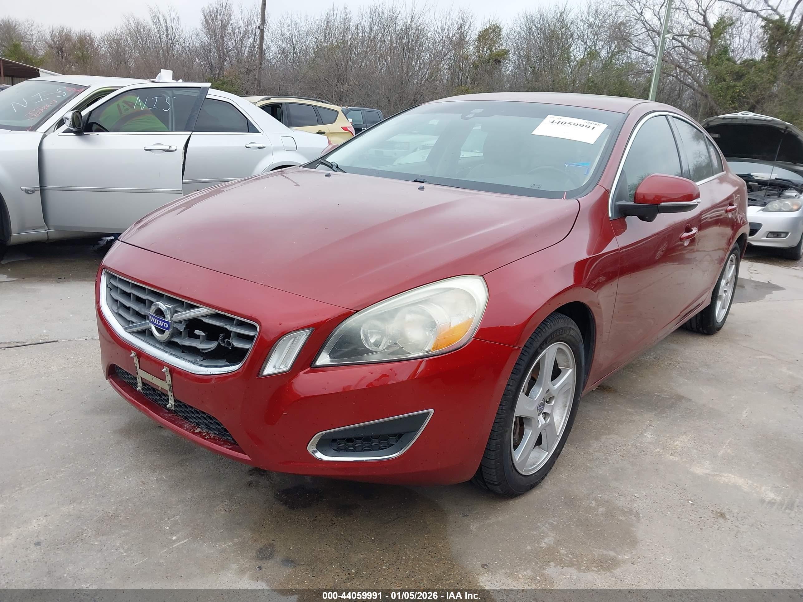 VOLVO S60 image 2