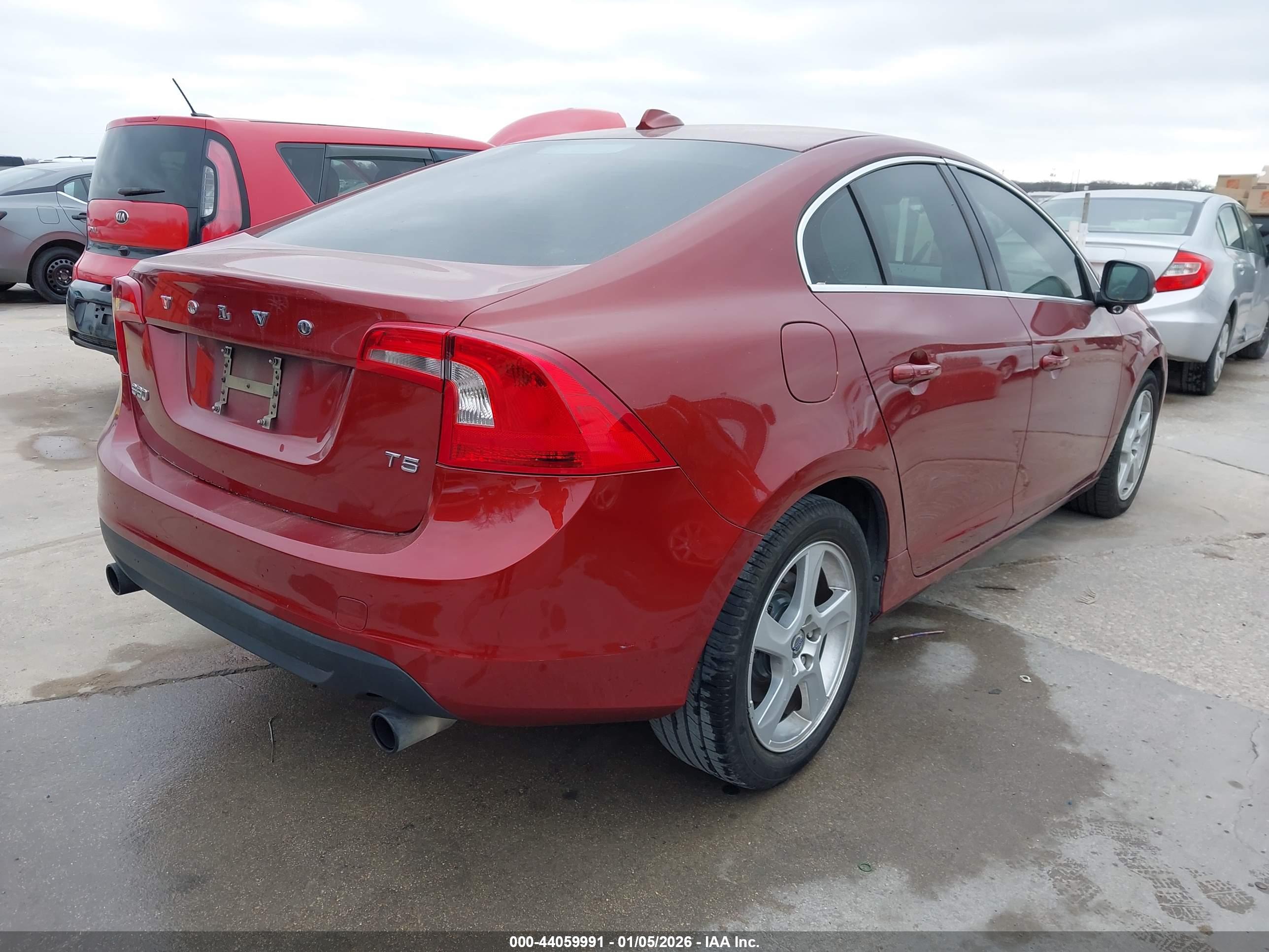 VOLVO S60 image 4